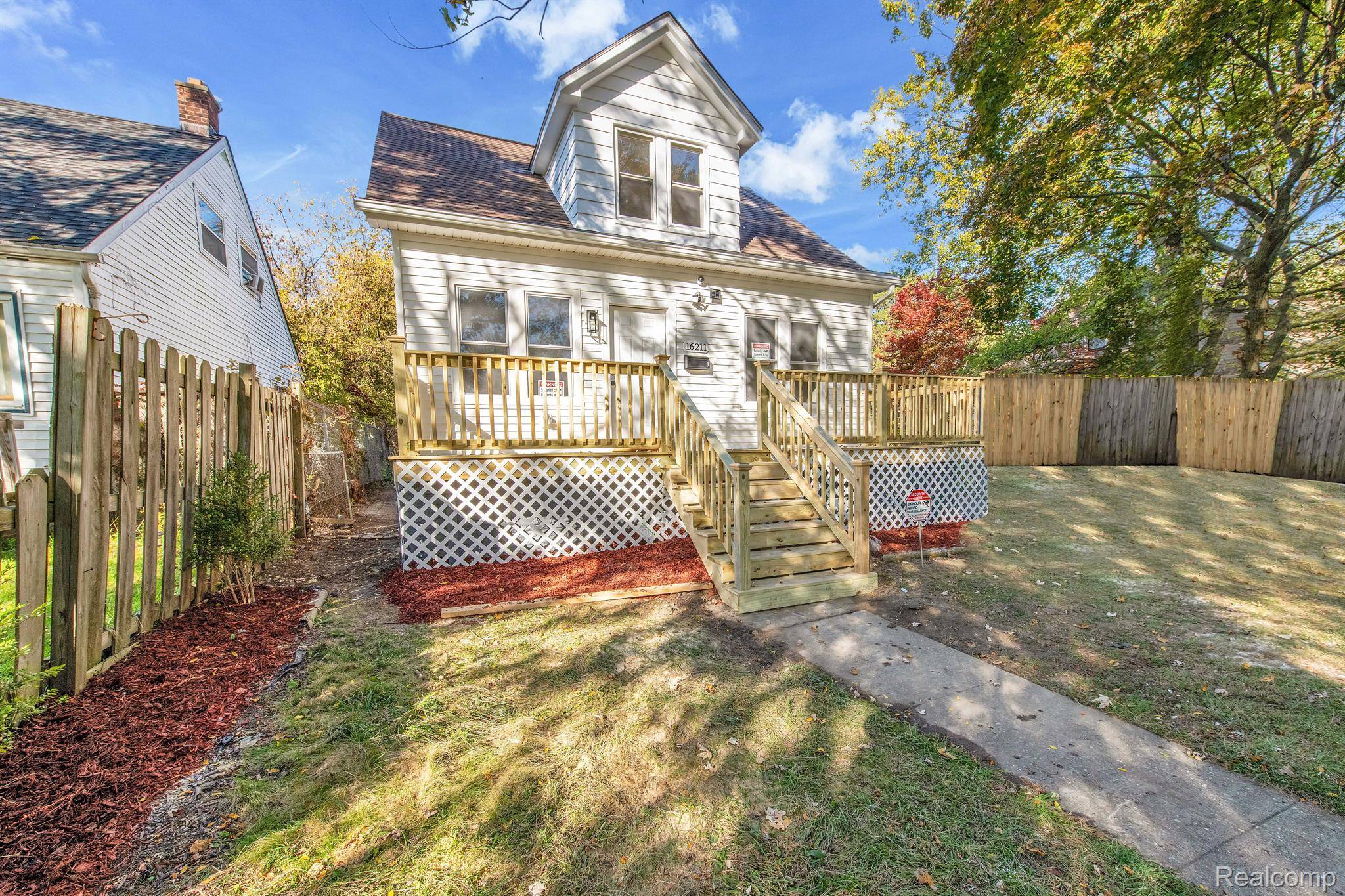 Detroit, MI 48205,16211 MADDELEIN ST