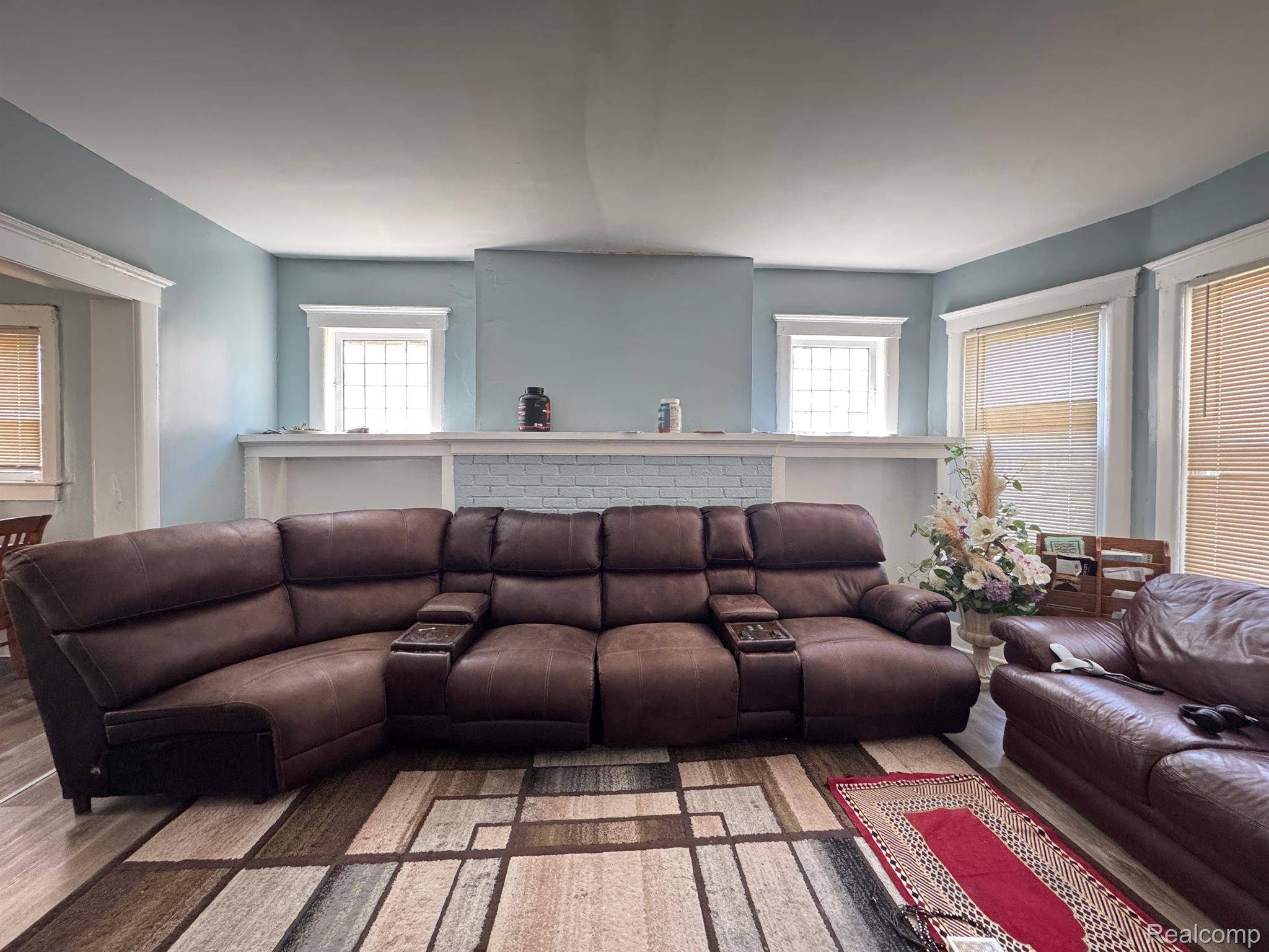 Detroit, MI 48202,879 WEBB ST