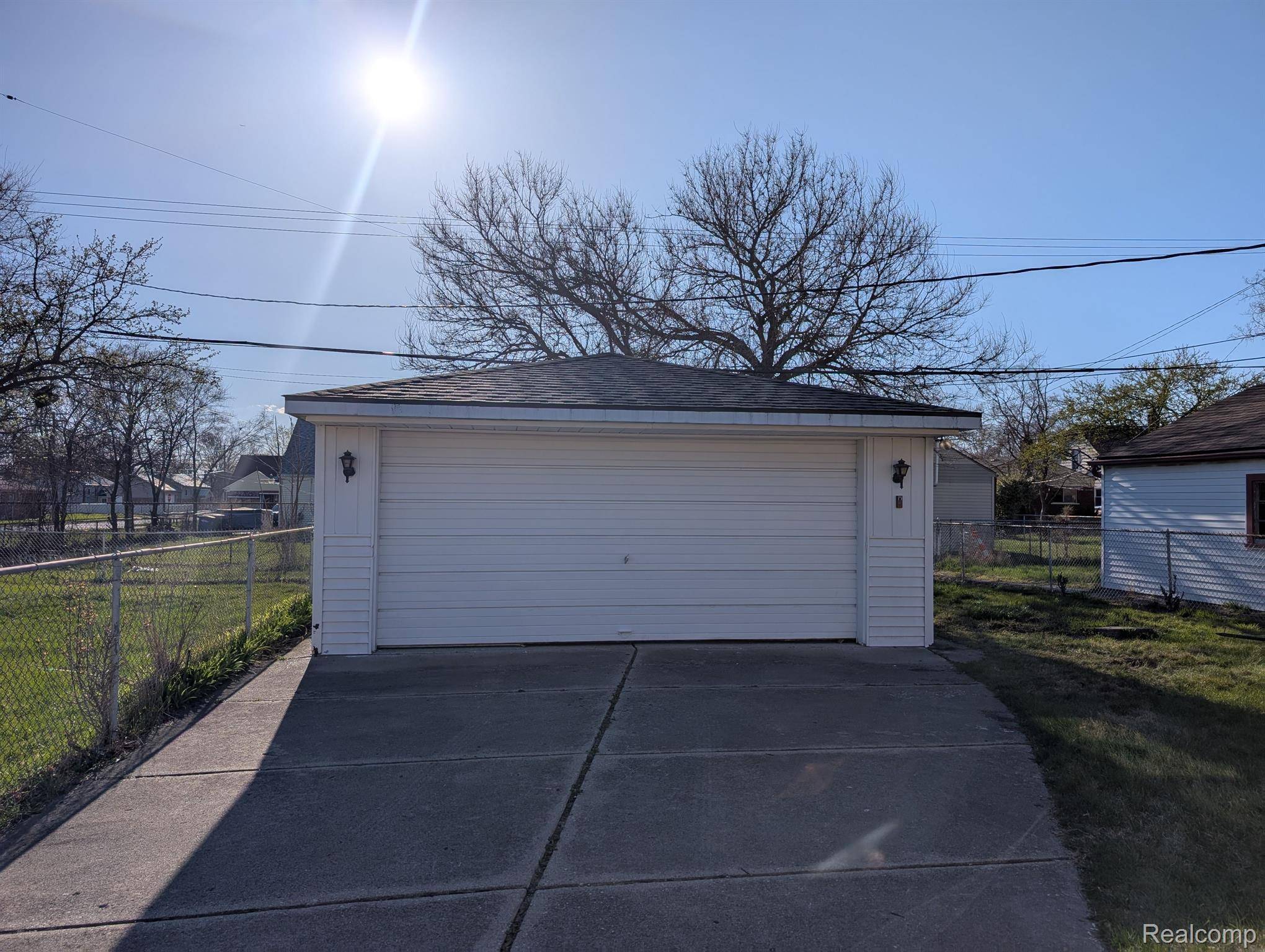 Detroit, MI 48221,20119 GREENLAWN ST