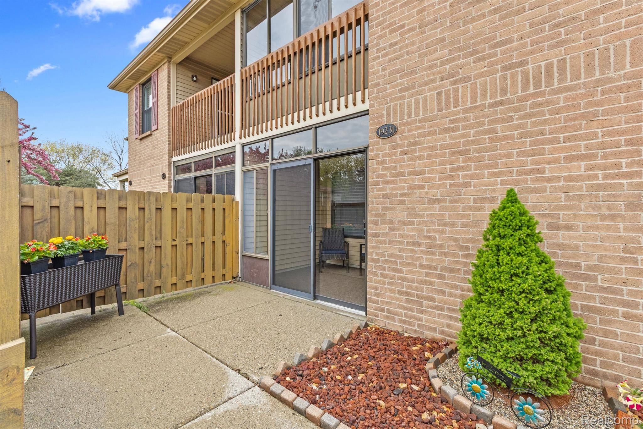 Northville, MI 48167,19231 SURREY LN #35