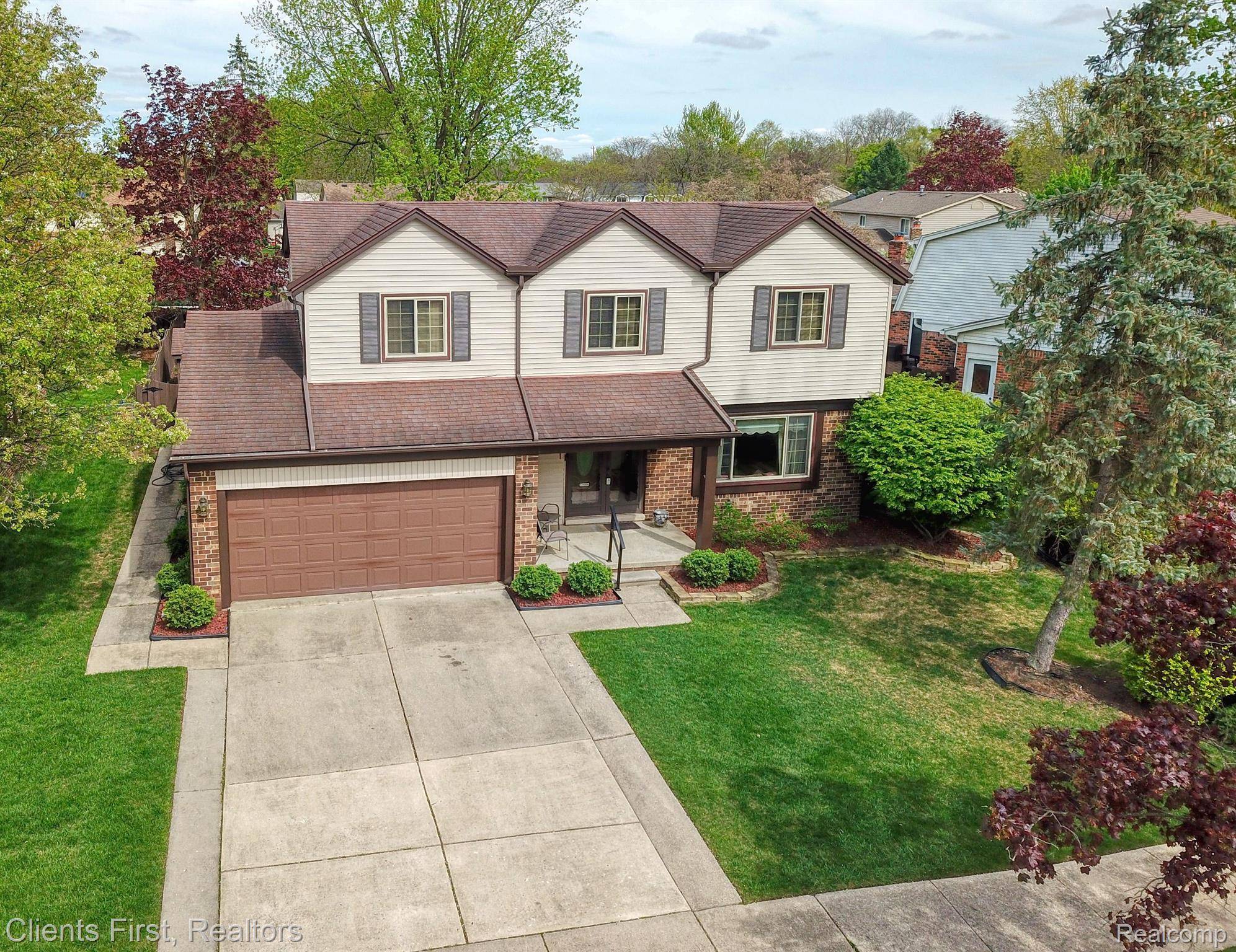 Canton, MI 48188,1471 LEDGEWOOD DR