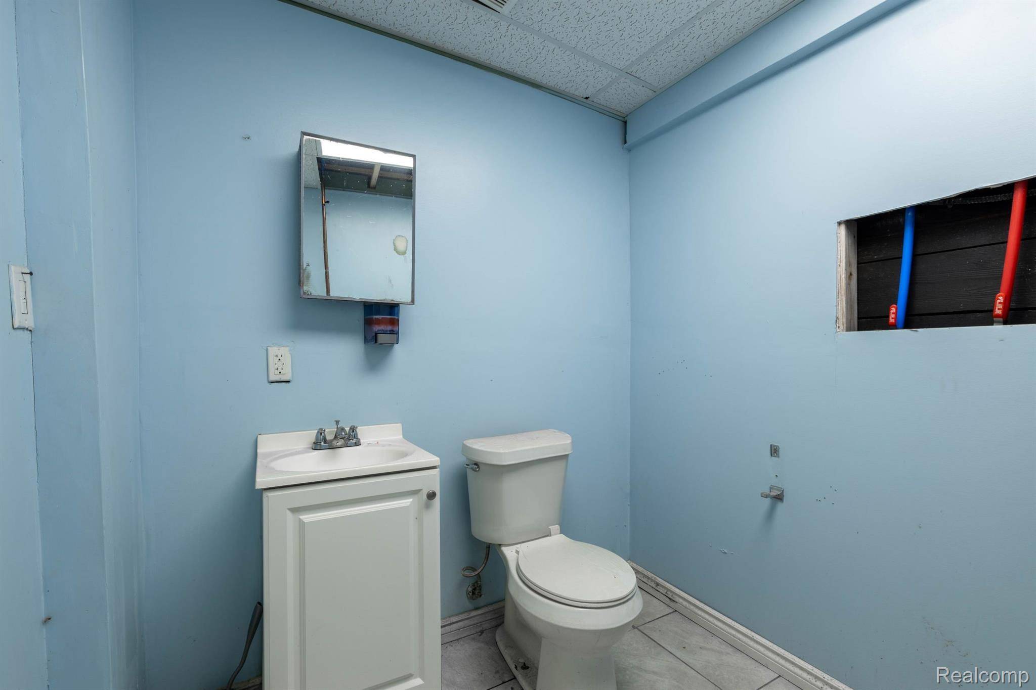 Detroit, MI 48212,2209 E DAVISON ST