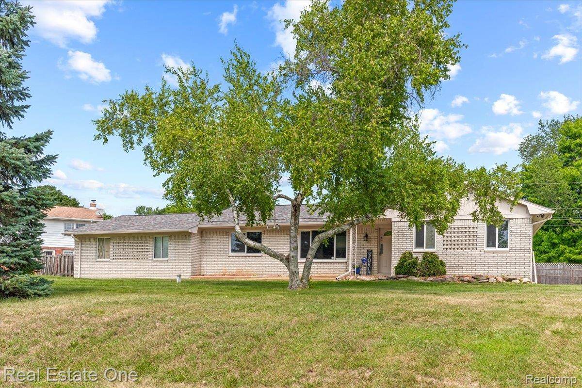 Oxford, MI 48371,225 Cross Timbers ST