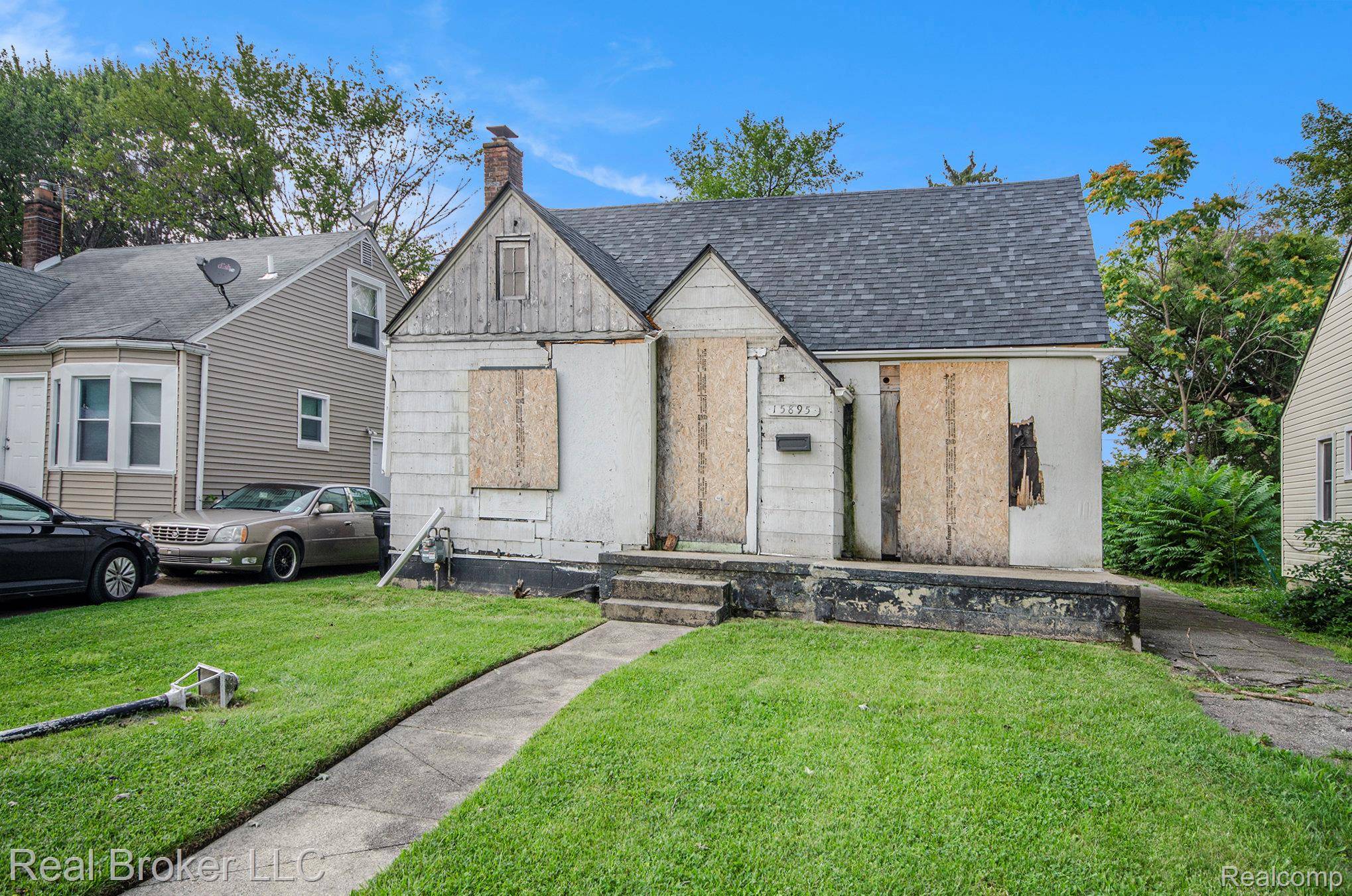 Detroit, MI 48205,15895 Coram ST