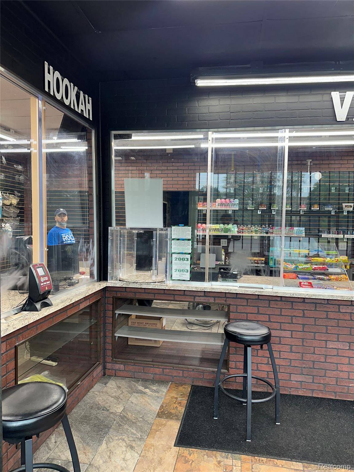 Detroit, MI 48221,16817 Livernois AVE