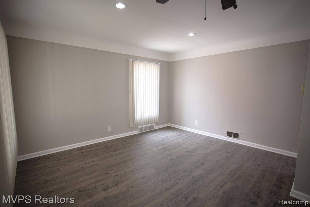 Eastpointe, MI 48021,22746 David AVE