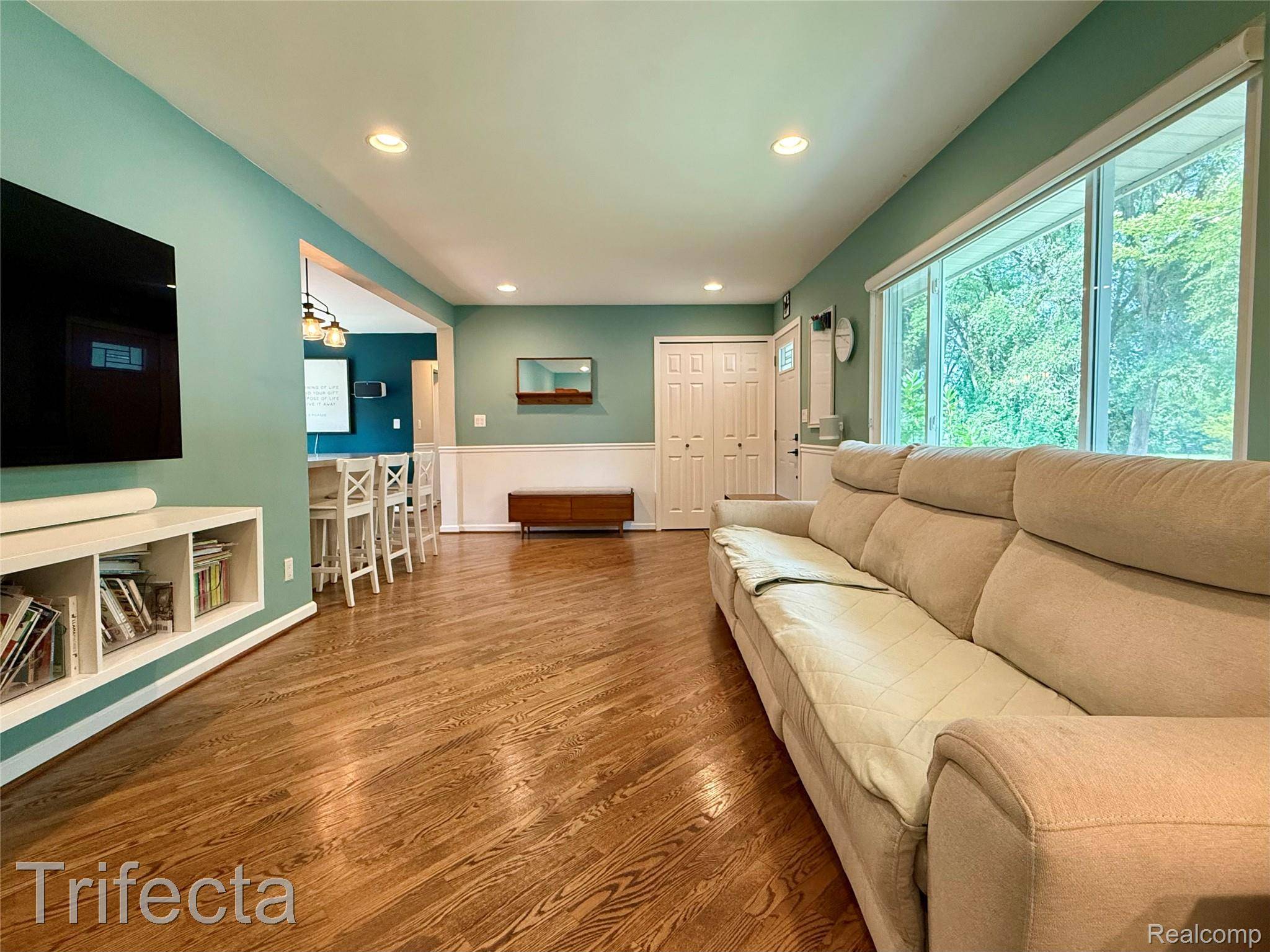 Rochester Hills, MI 48307,47555 Dequindre RD