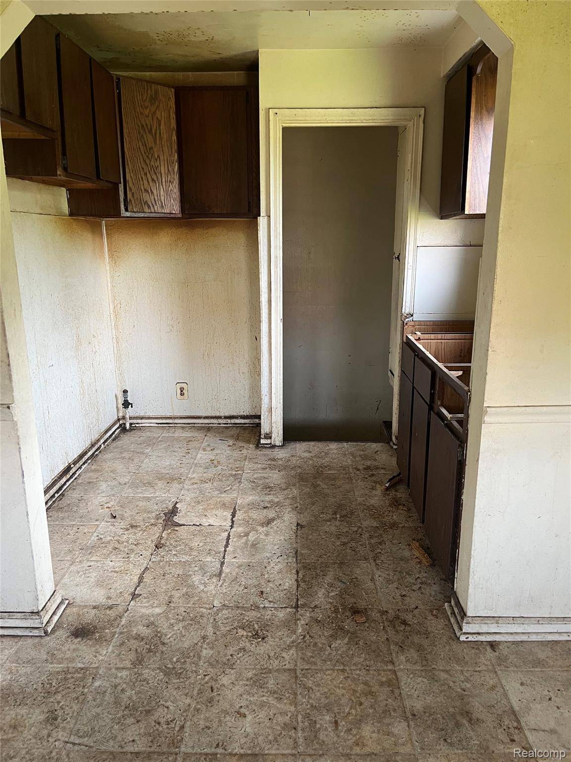 Detroit, MI 48224,12056 Duchess ST