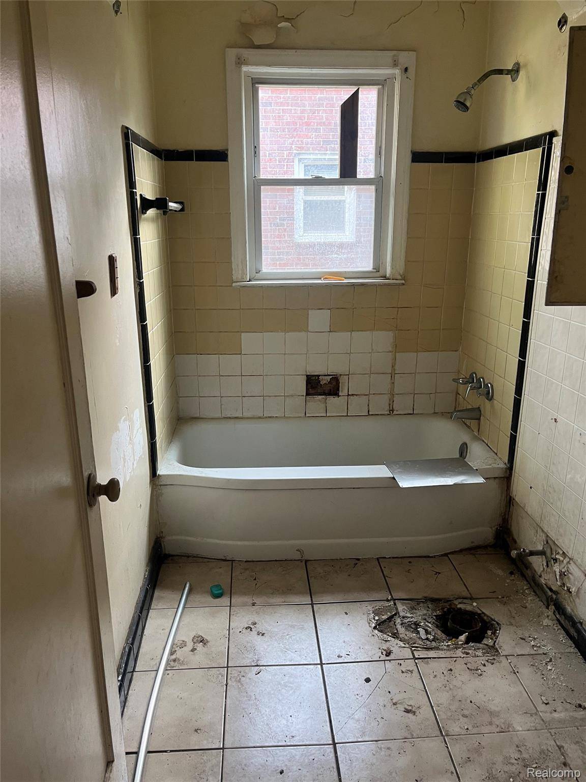 Detroit, MI 48224,12056 Duchess ST