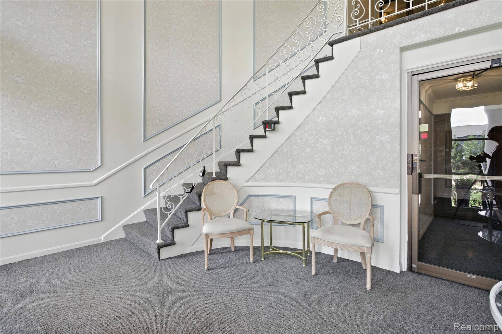 Beverly Hills, MI 48025,19710 W 13 Mile RD #211