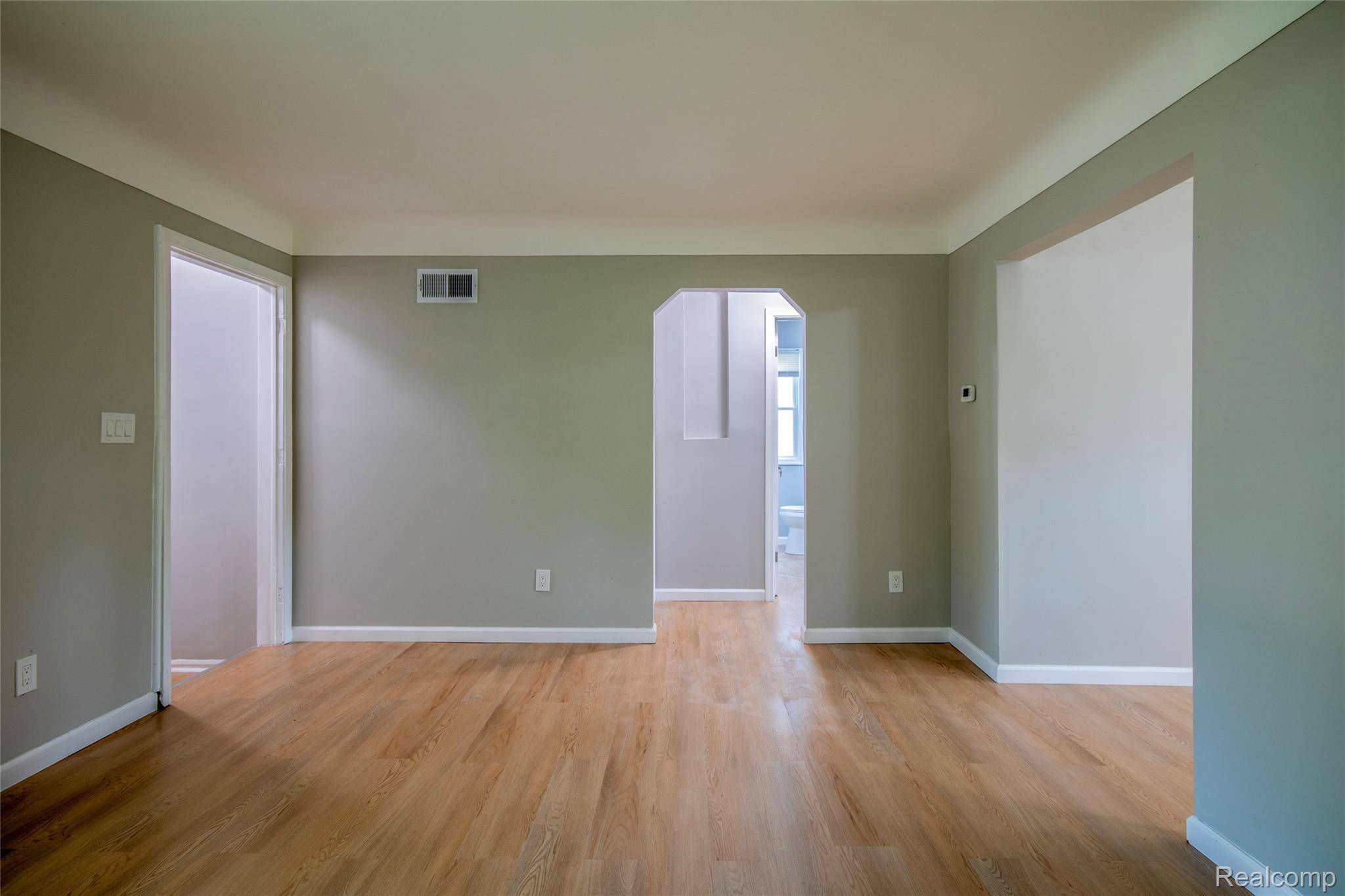 Detroit, MI 48219,22115 Karl ST