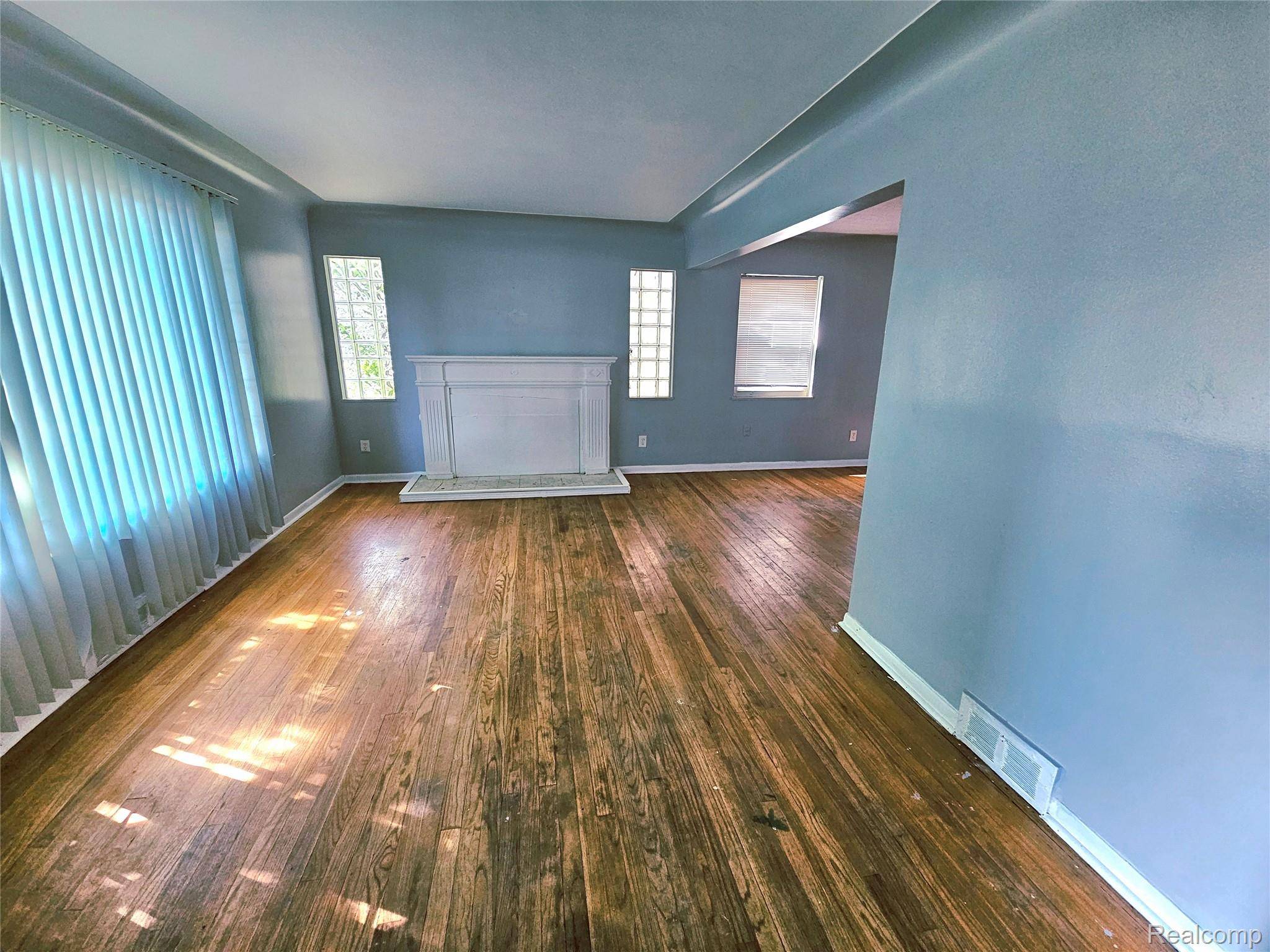 Detroit, MI 48219,16891 Avon AVE