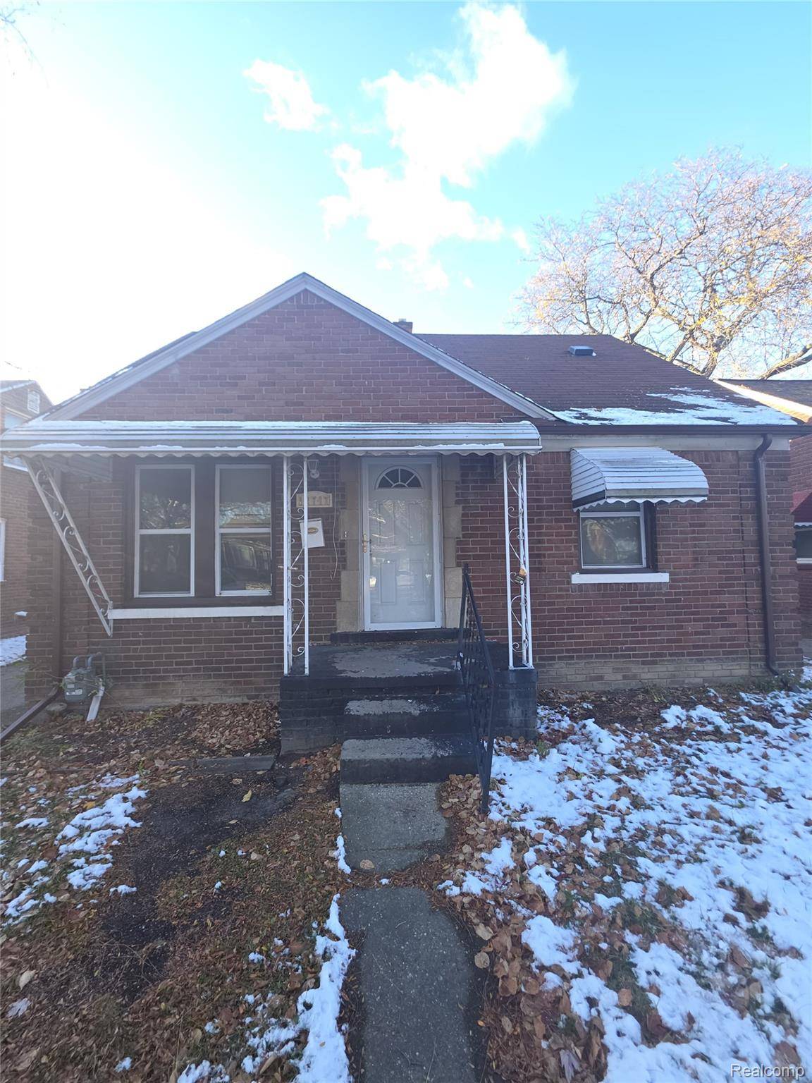 Detroit, MI 48224,12717 Riad ST