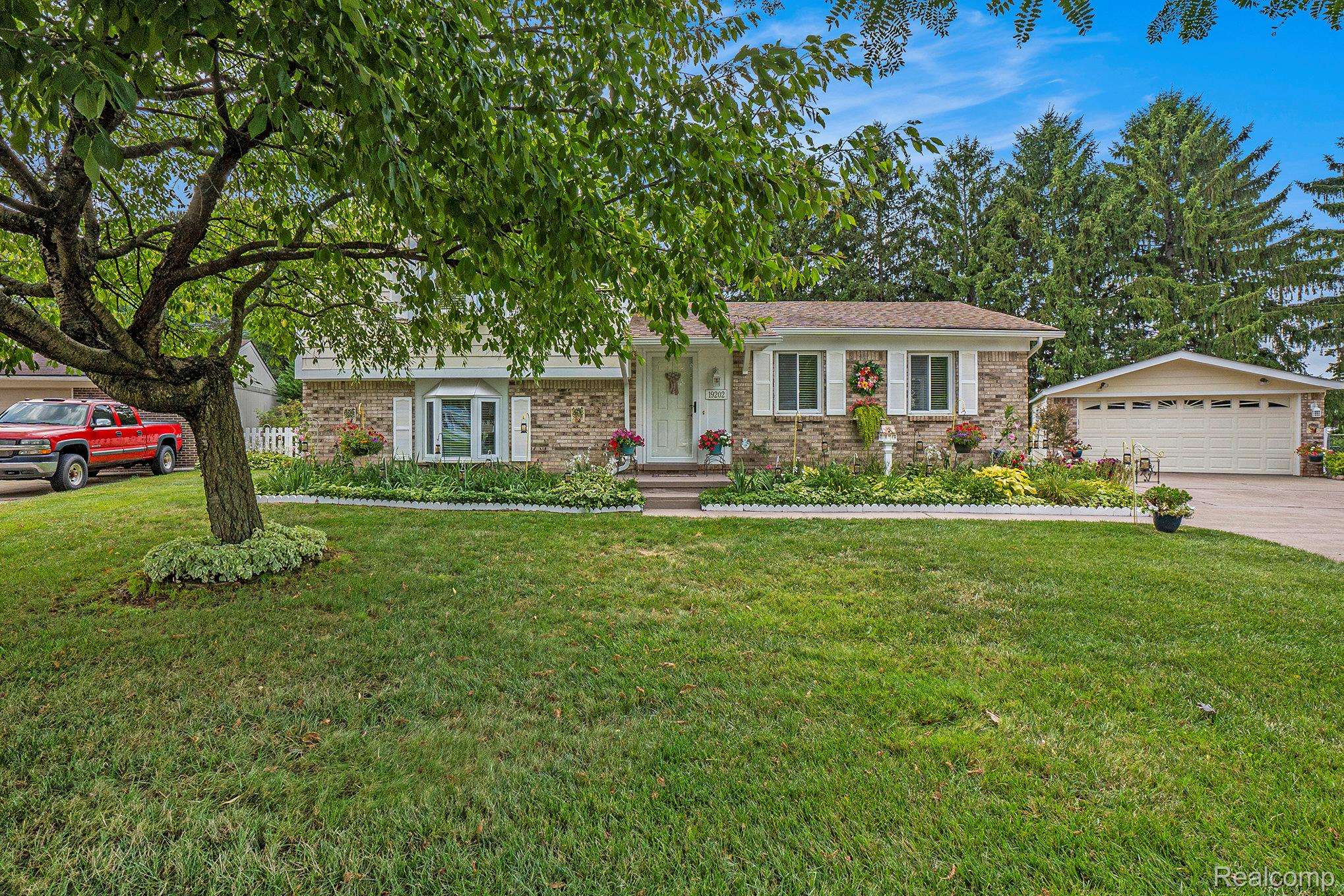 Clinton Township, MI 48038,19202 Edward CT