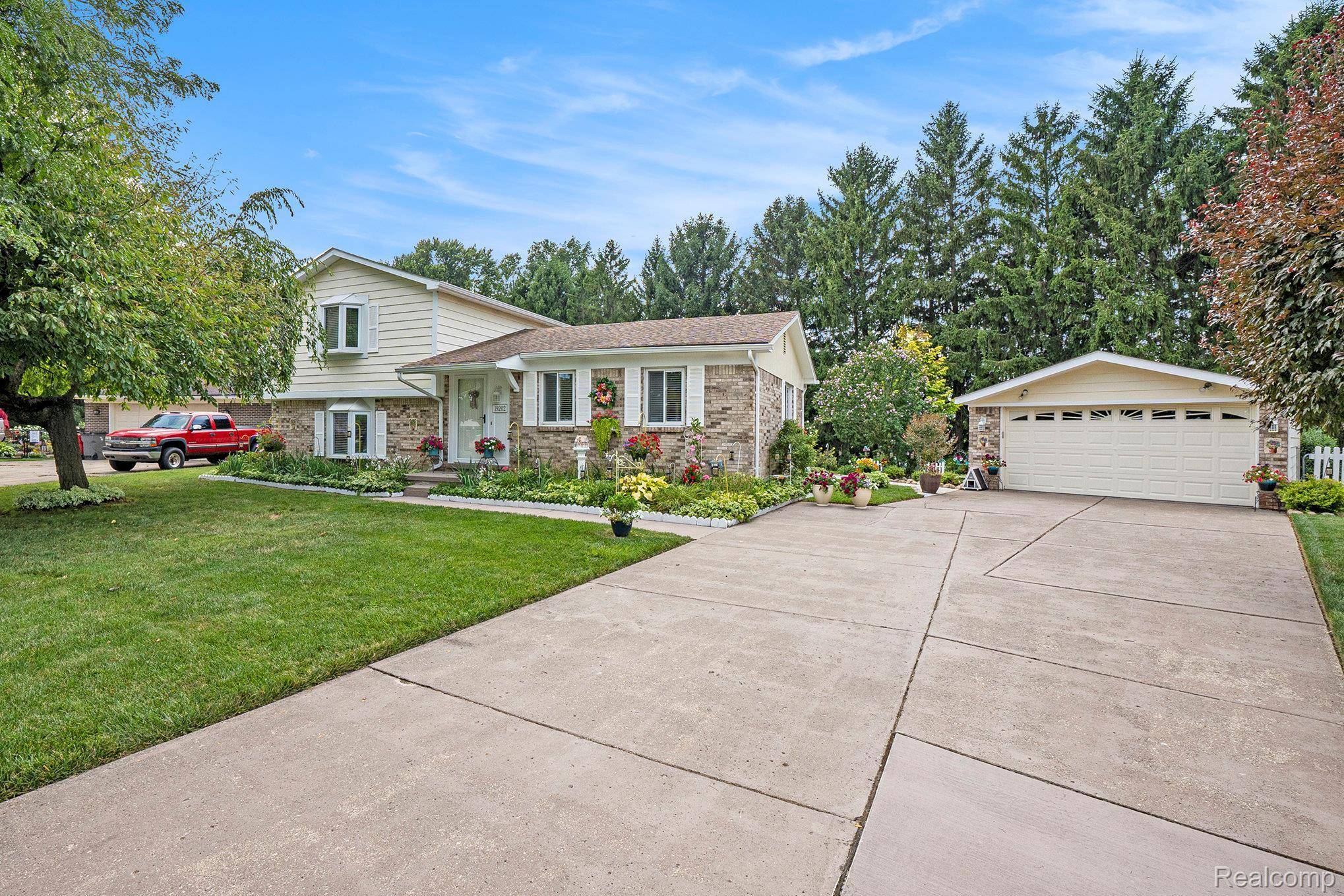 Clinton Township, MI 48038,19202 Edward CT