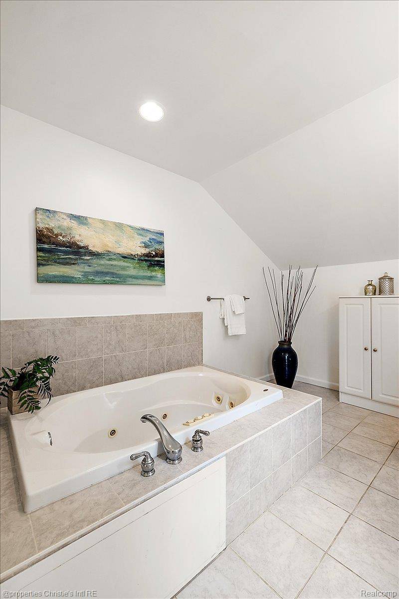 Detroit, MI 48227,14056 Saint Marys ST