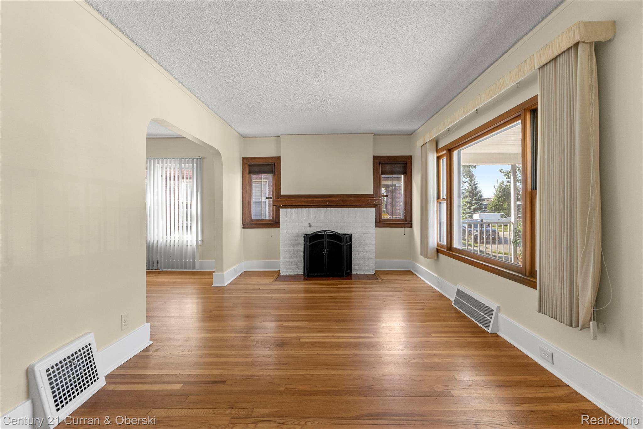 Dearborn, MI 48126,4564 Chovin ST