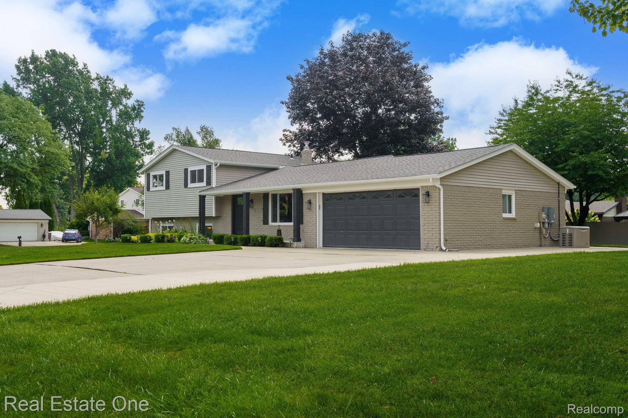 White Lake, MI 48386,9545 Crown Ridge DR