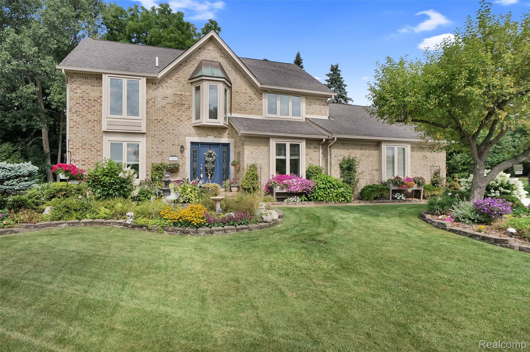 Rochester Hills, MI 48309,399 Silvervale DR