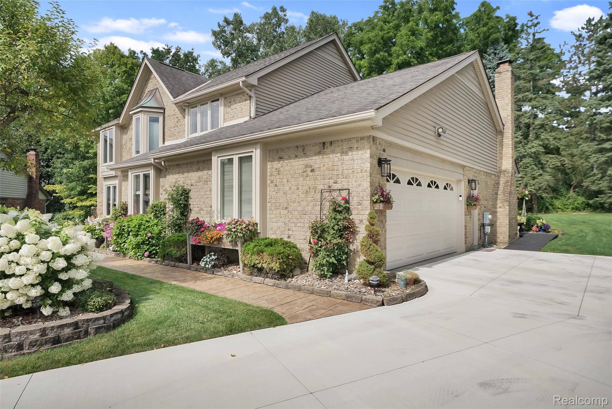 Rochester Hills, MI 48309,399 Silvervale DR