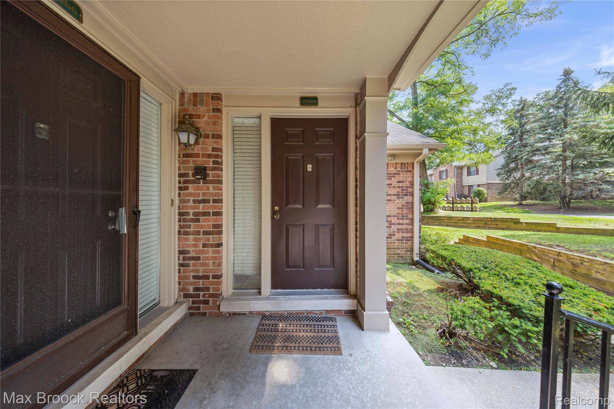 Farmington Hills, MI 48331,29664 Pine Ridge CIR