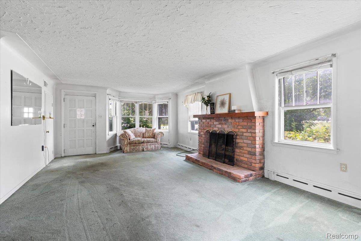 Rochester Hills, MI 48307,198 W Auburn RD