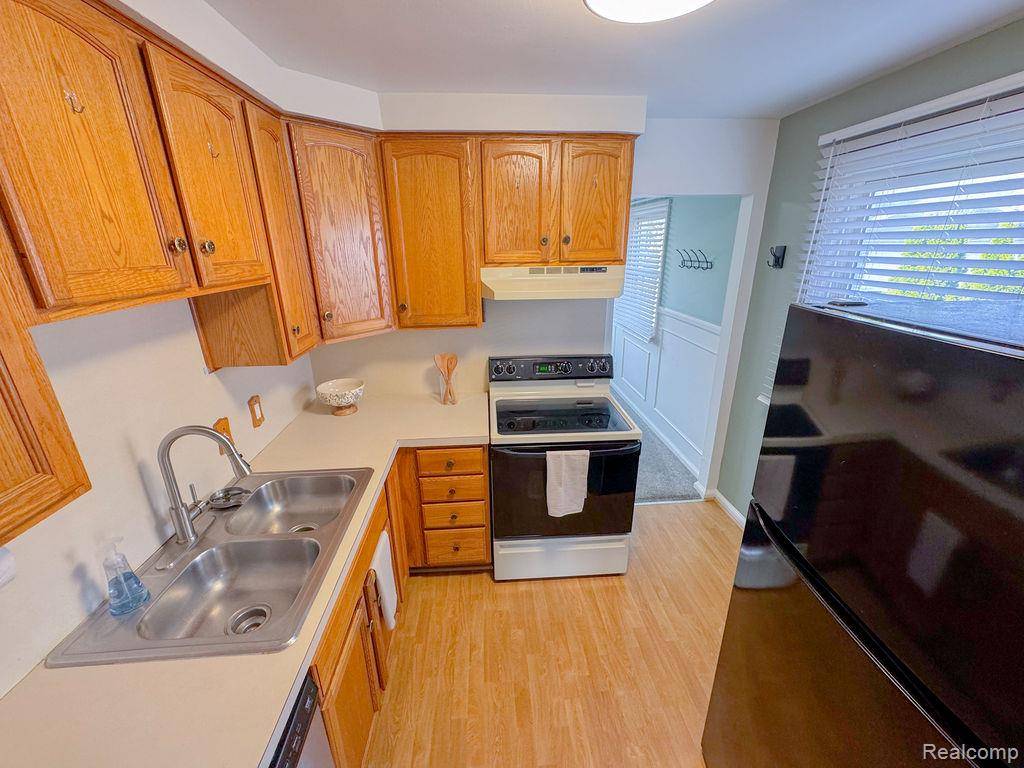 Southgate, MI 48195,13044 Cunningham ST