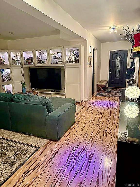 Hamtramck, MI 48212,2713 Trowbridge ST