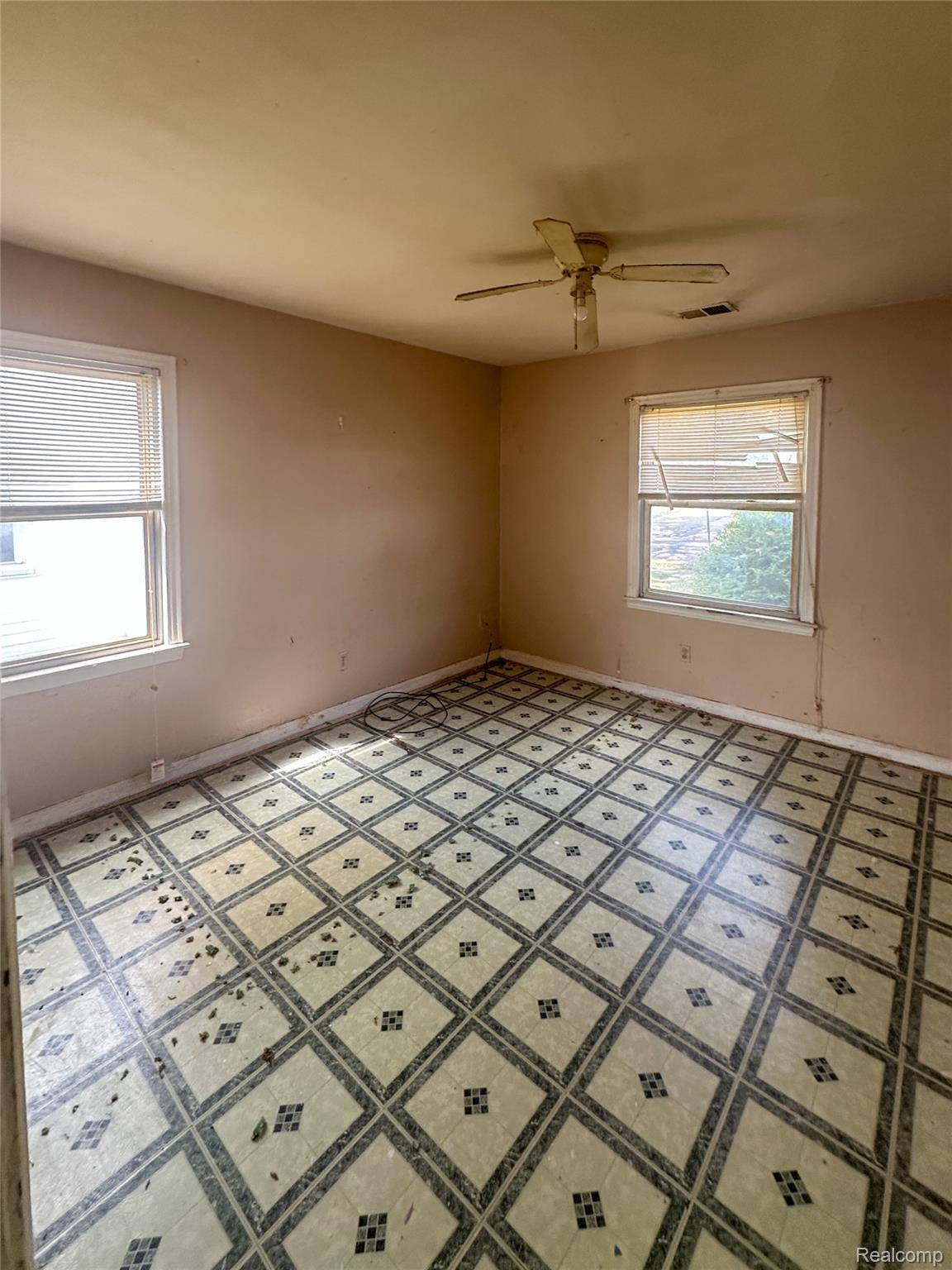 Lincoln Park, MI 48146,1807 Morris AVE