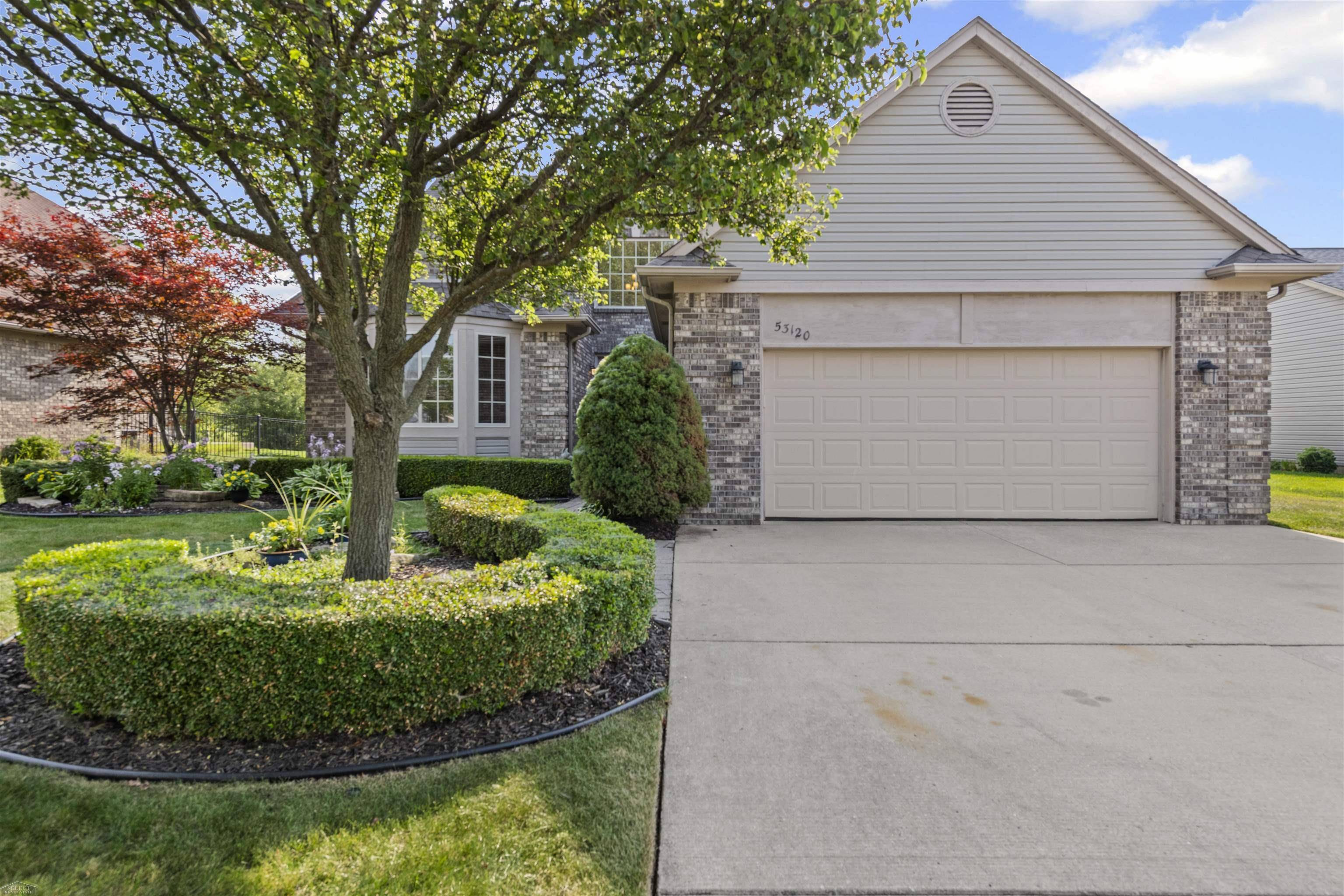 New Baltimore, MI 48047,53120 Fox Pointe DR