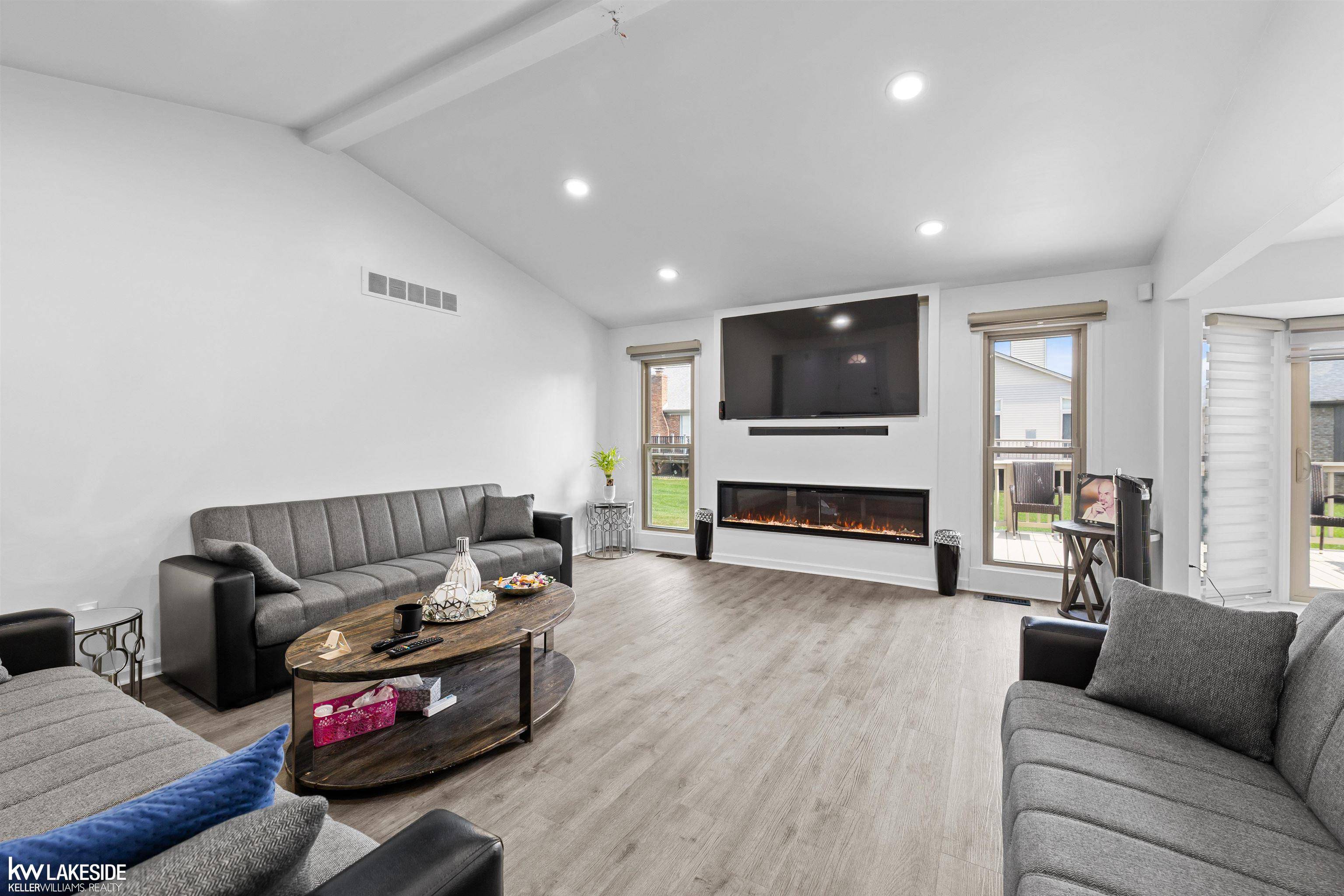 Clinton Township, MI 48035,36444 Saddlebred CT