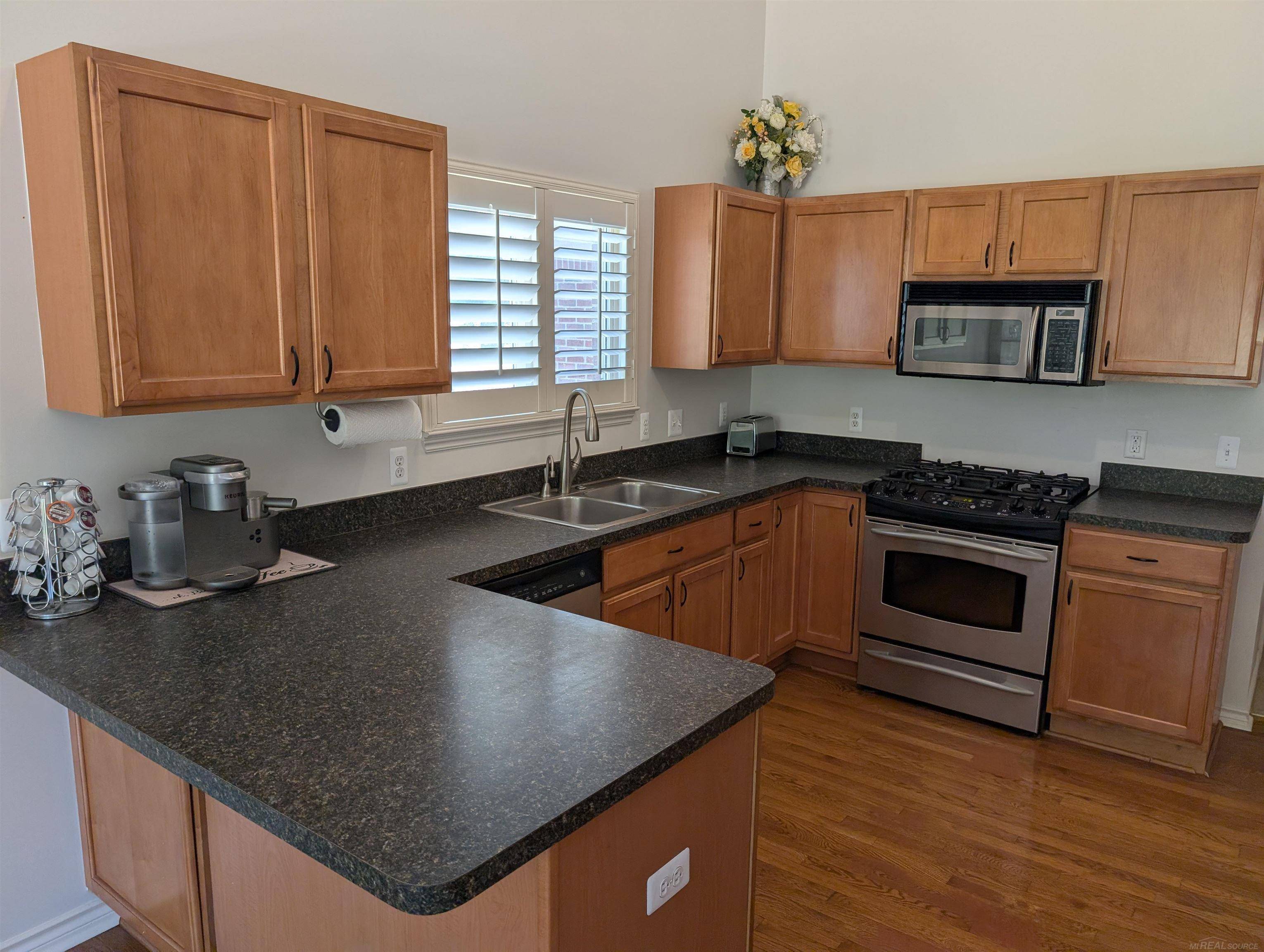 Shelby Twp, MI 48317,8389 Rhode DR