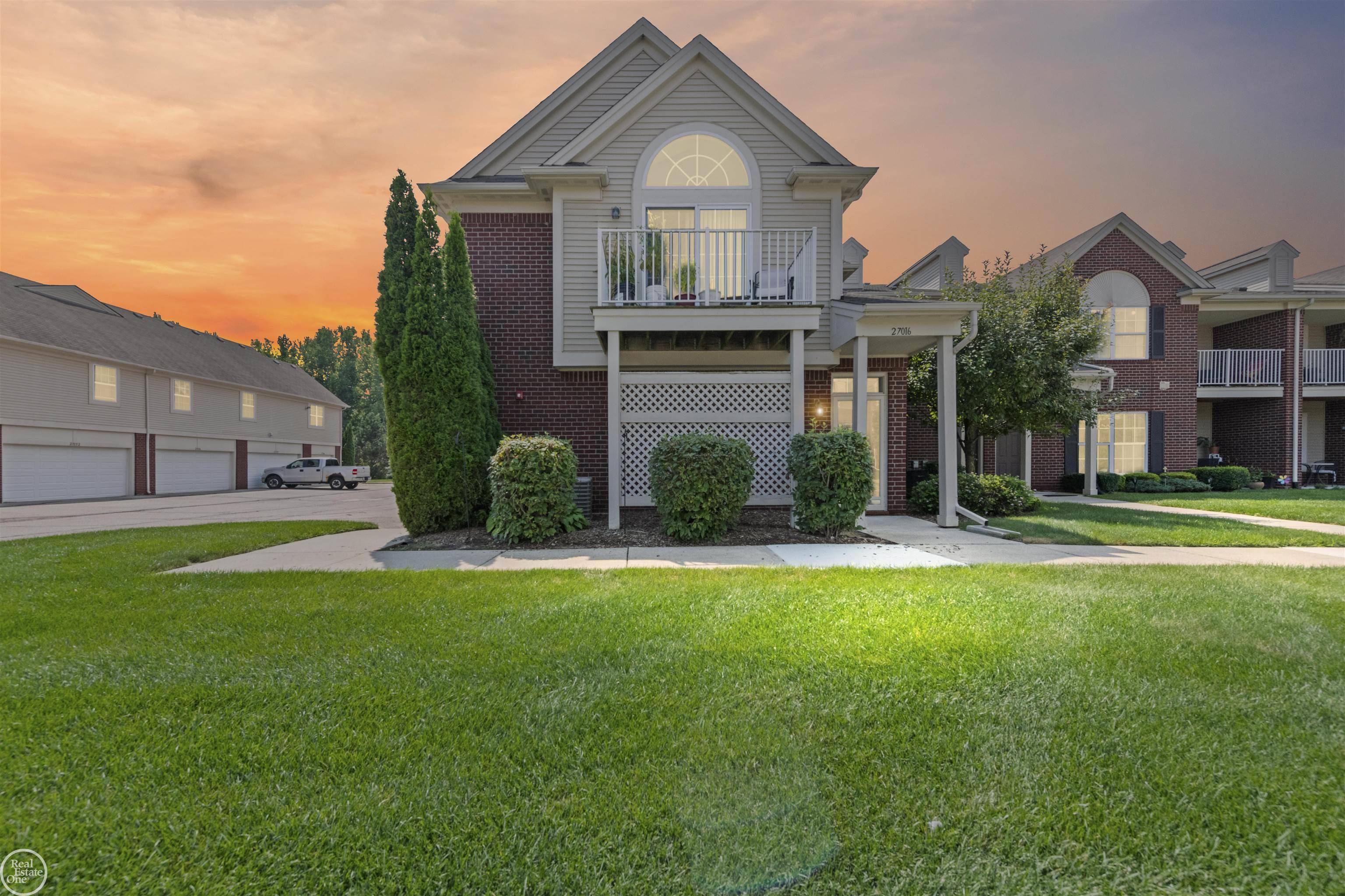 Harrison Twp, MI 48045,27016 Carrington PL