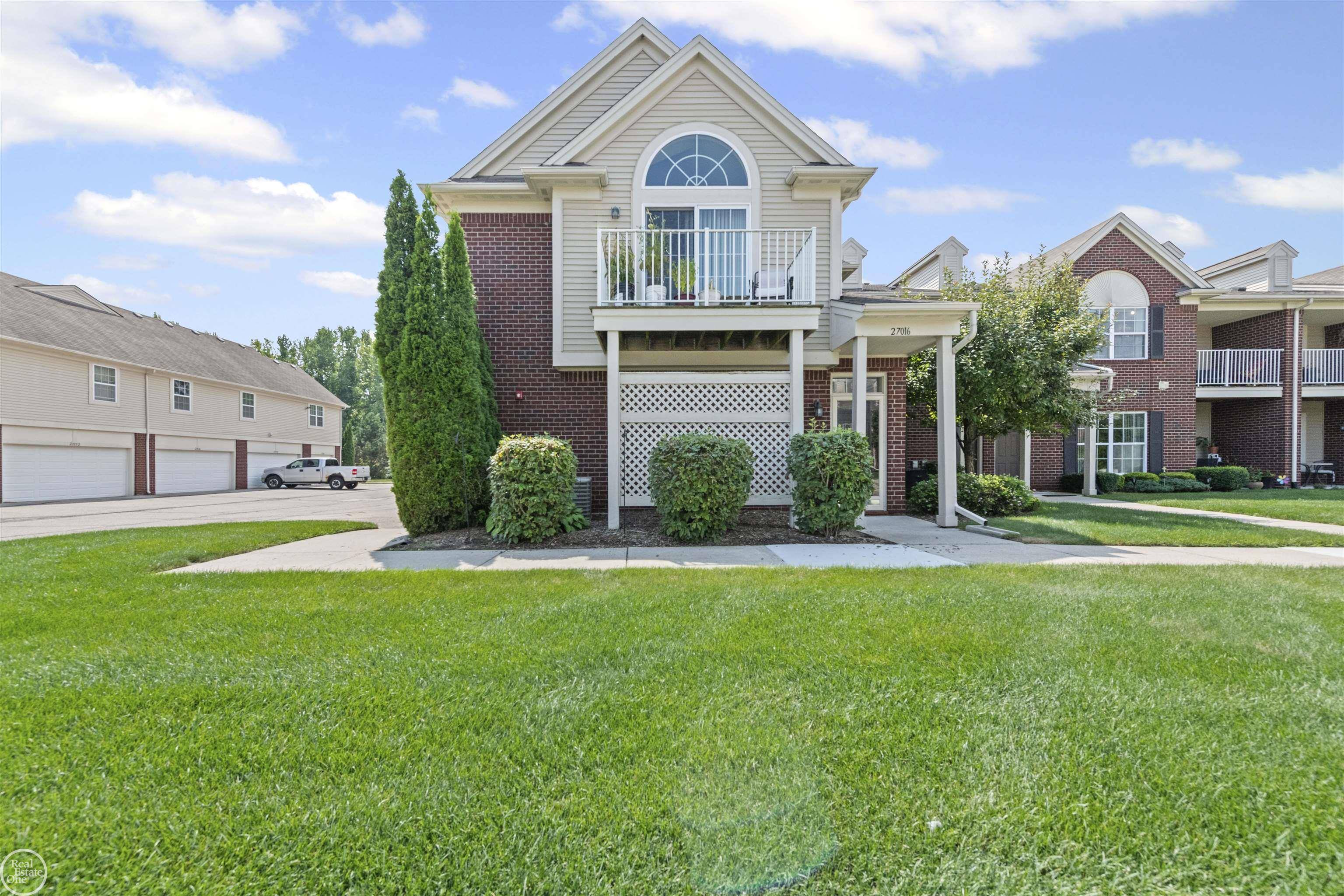 Harrison Twp, MI 48045,27016 Carrington PL