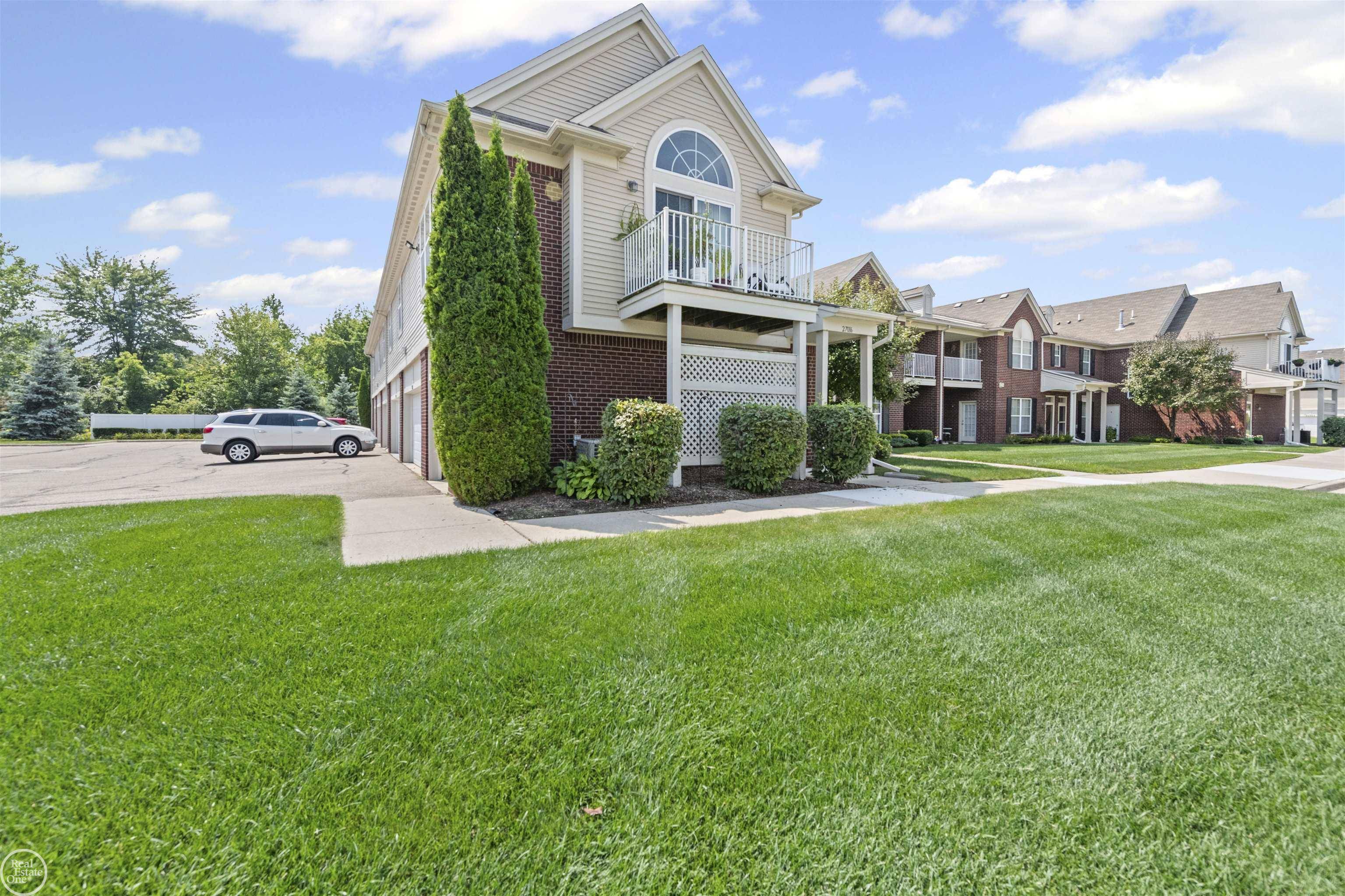 Harrison Twp, MI 48045,27016 Carrington PL