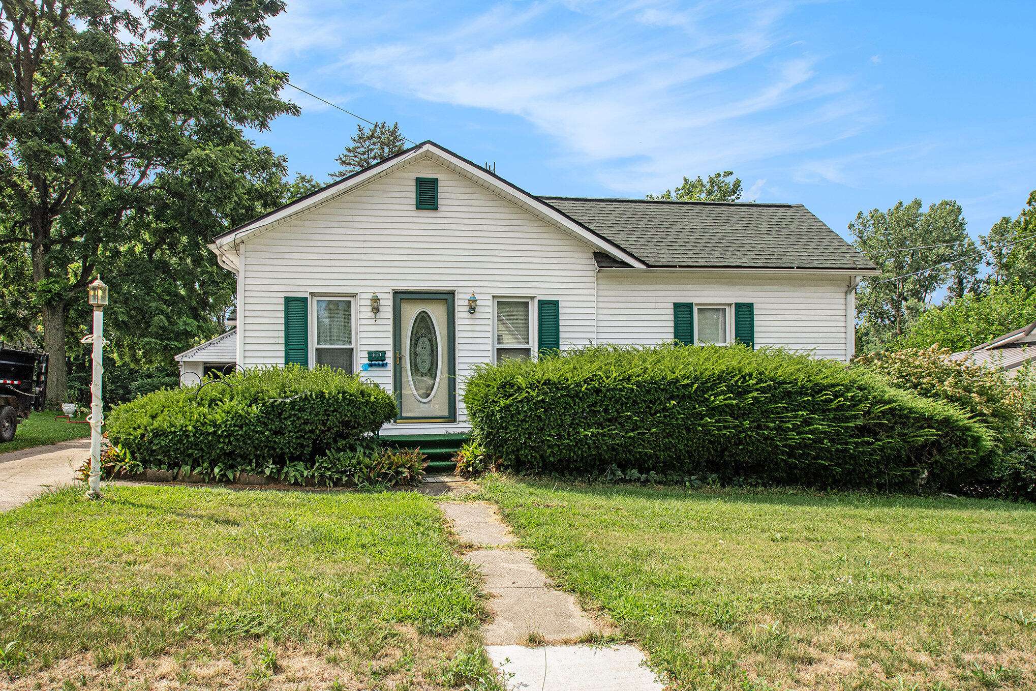 Cassopolis, MI 49031,217 W State ST