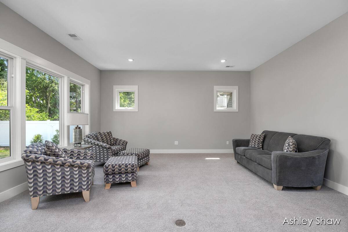 Jenison, MI 49428,1468 Maplewood DR #9