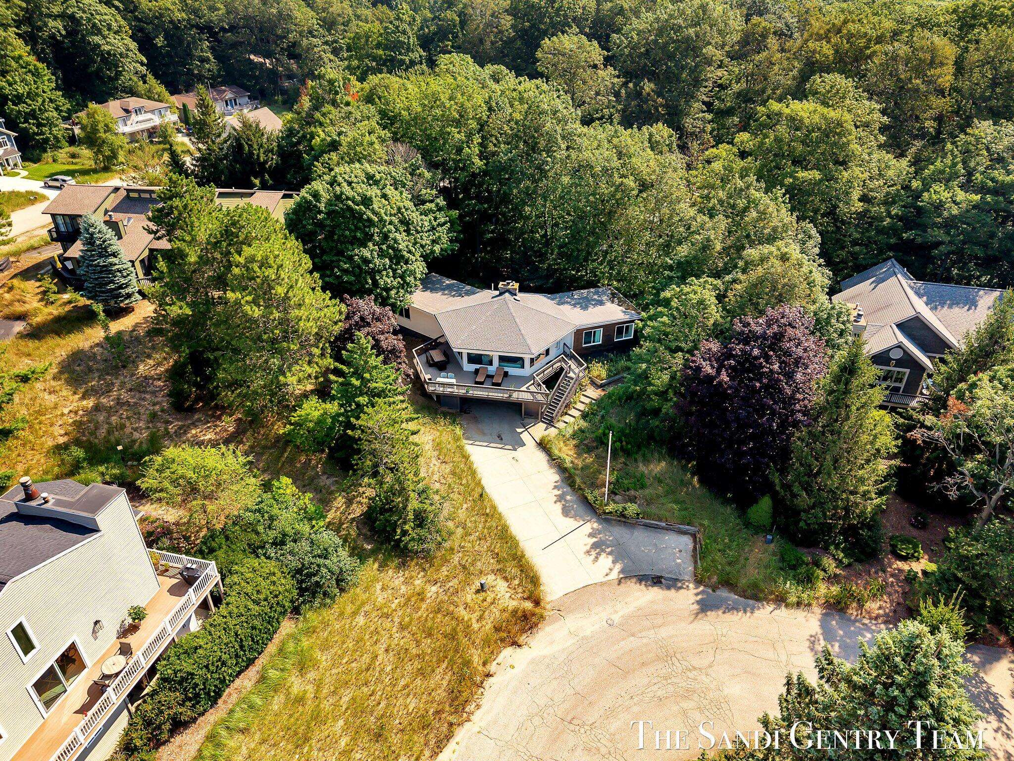 West Olive, MI 49460,9410 Whispering Sands DR