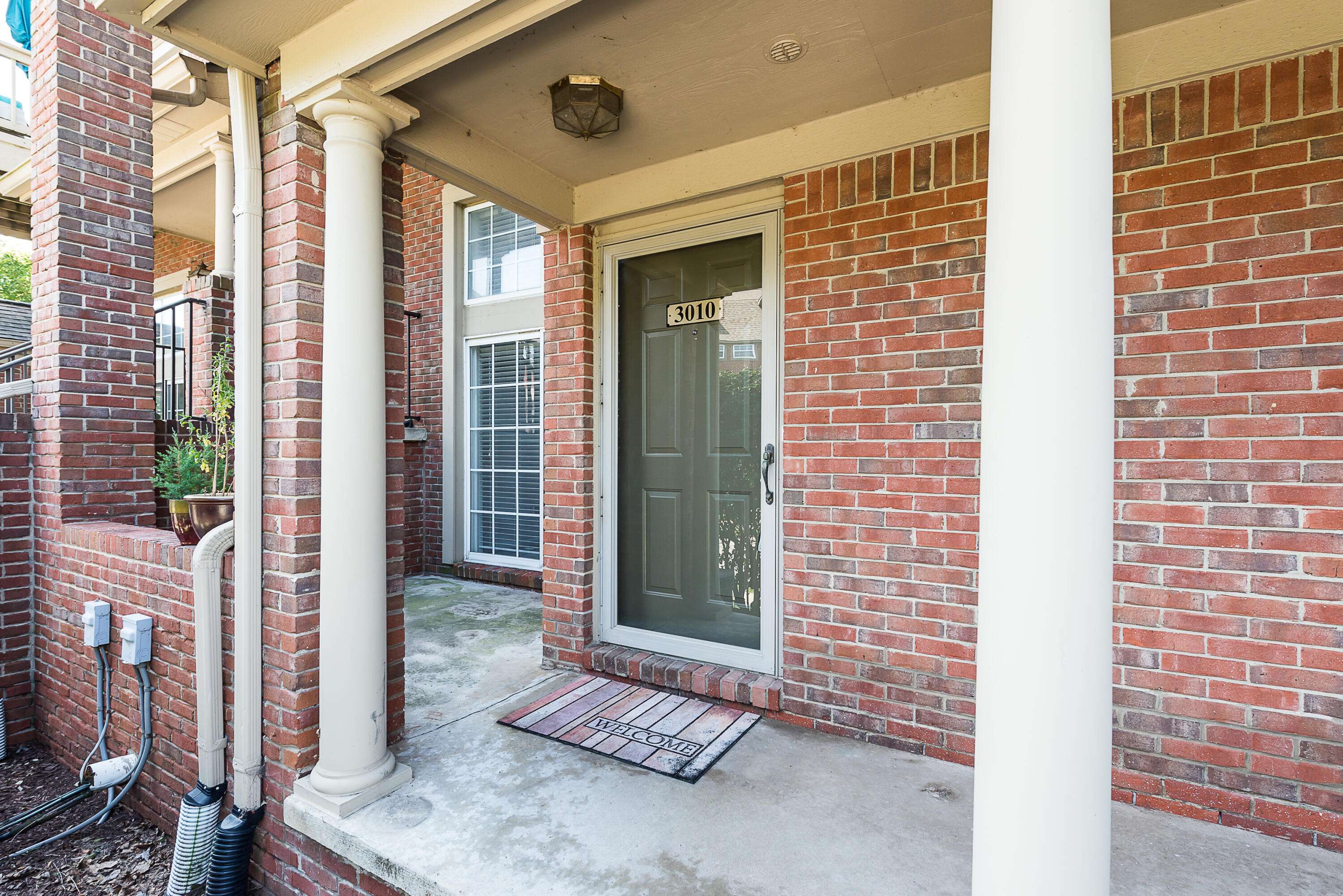 Ann Arbor, MI 48105,3010 Barclay WAY