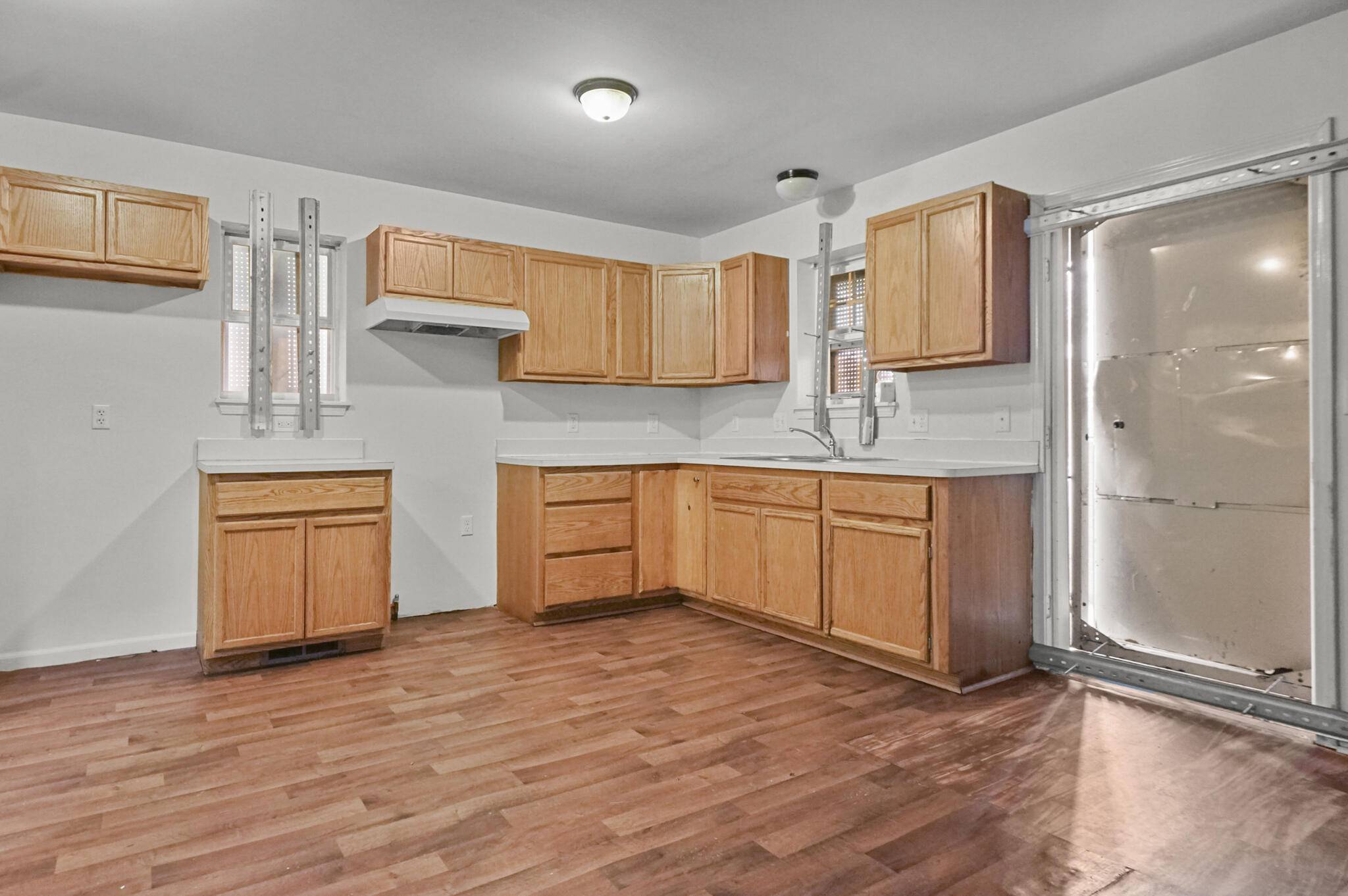 Detroit, MI 48224,4128 Buckingham