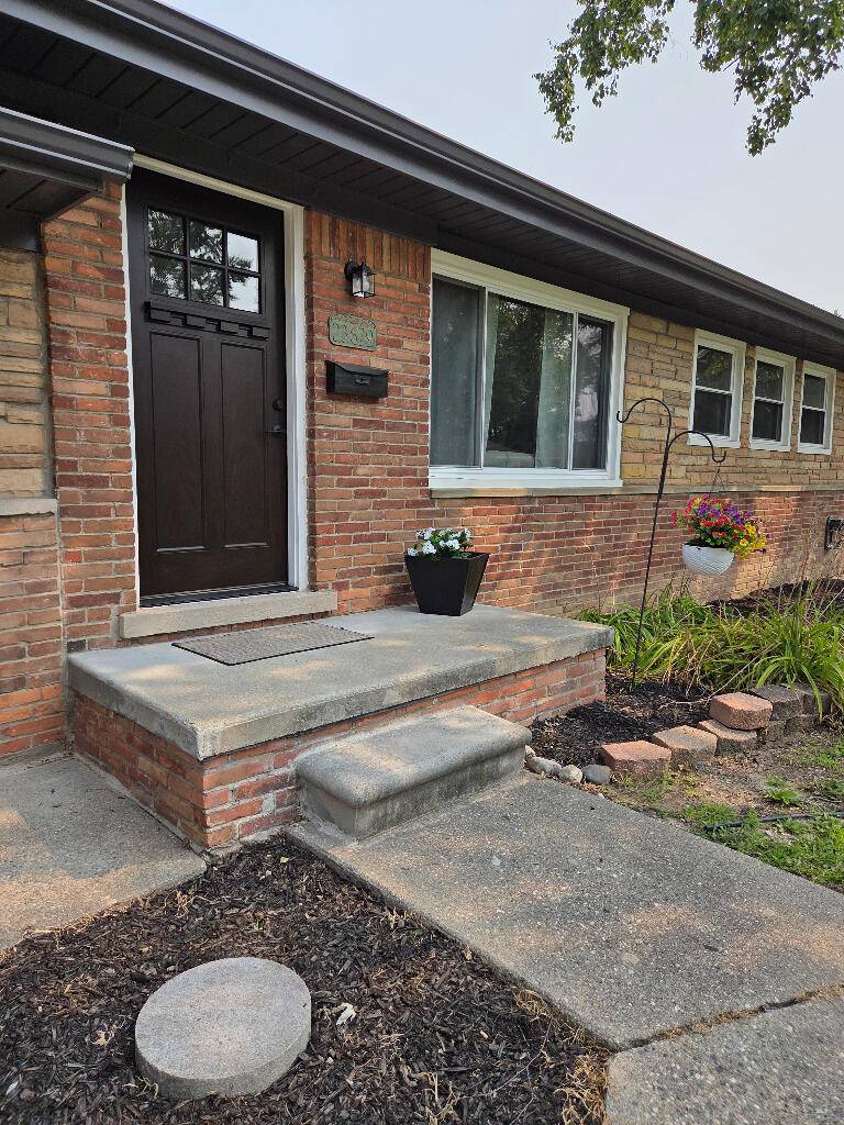 Clinton Twp, MI 48035,23679 Demley DR