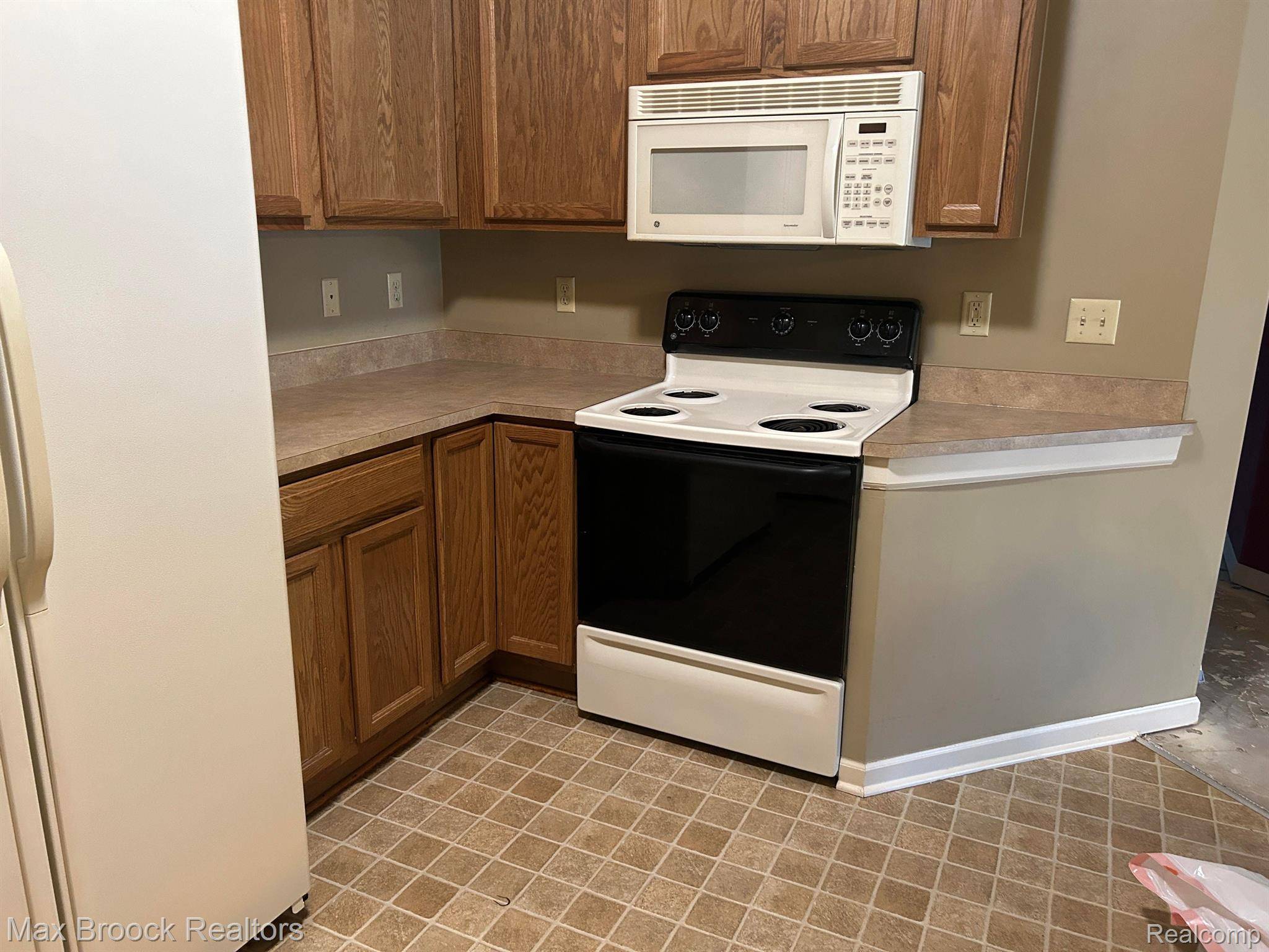 Wixom, MI 48393,339 WRIGHT ST #39