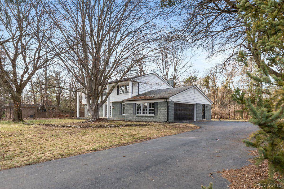 Bloomfield Hills, MI 48301,7332 LINDENMERE DR