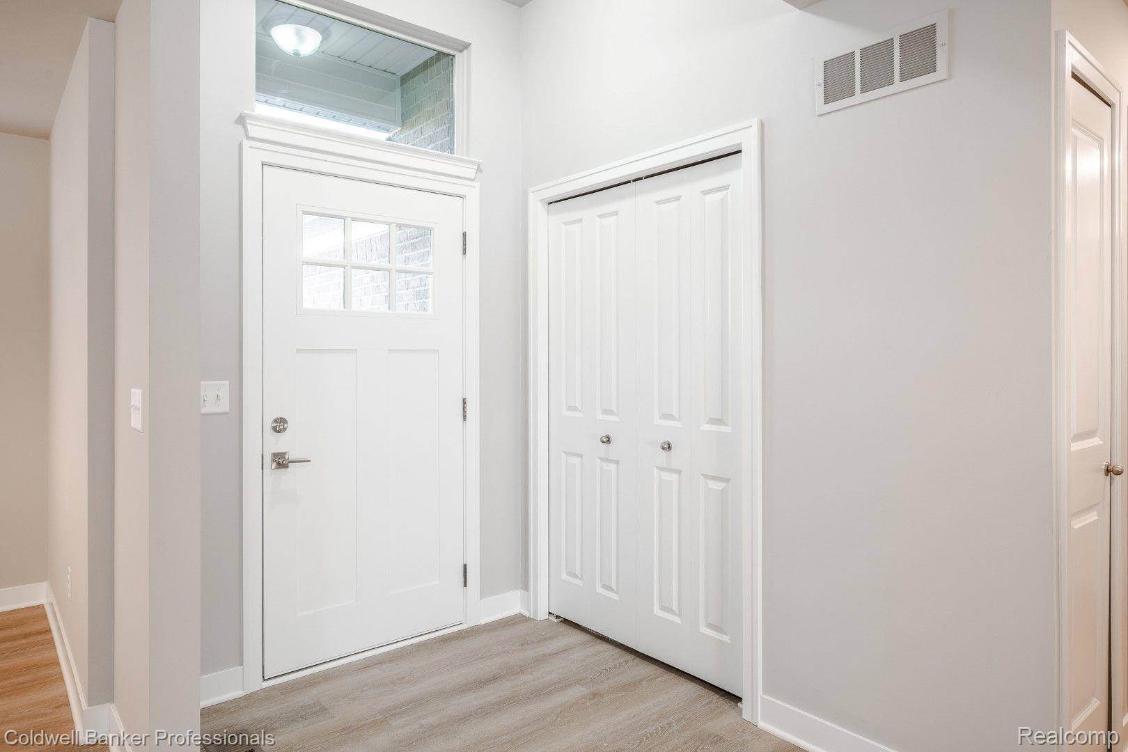 Woodhaven, MI 48183,26761 CORONATION DR