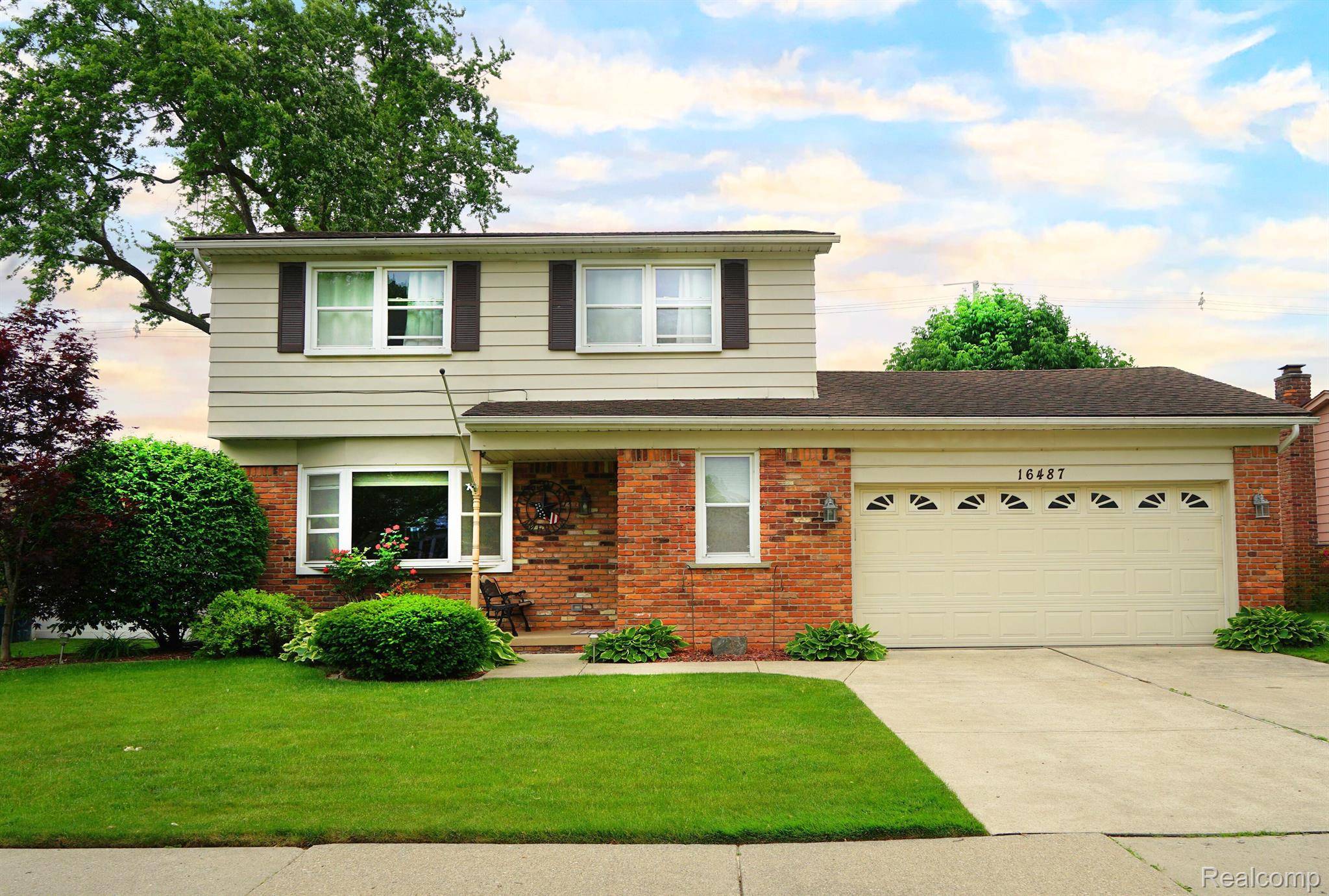 Woodhaven, MI 48183,16487 TRUWOOD ST