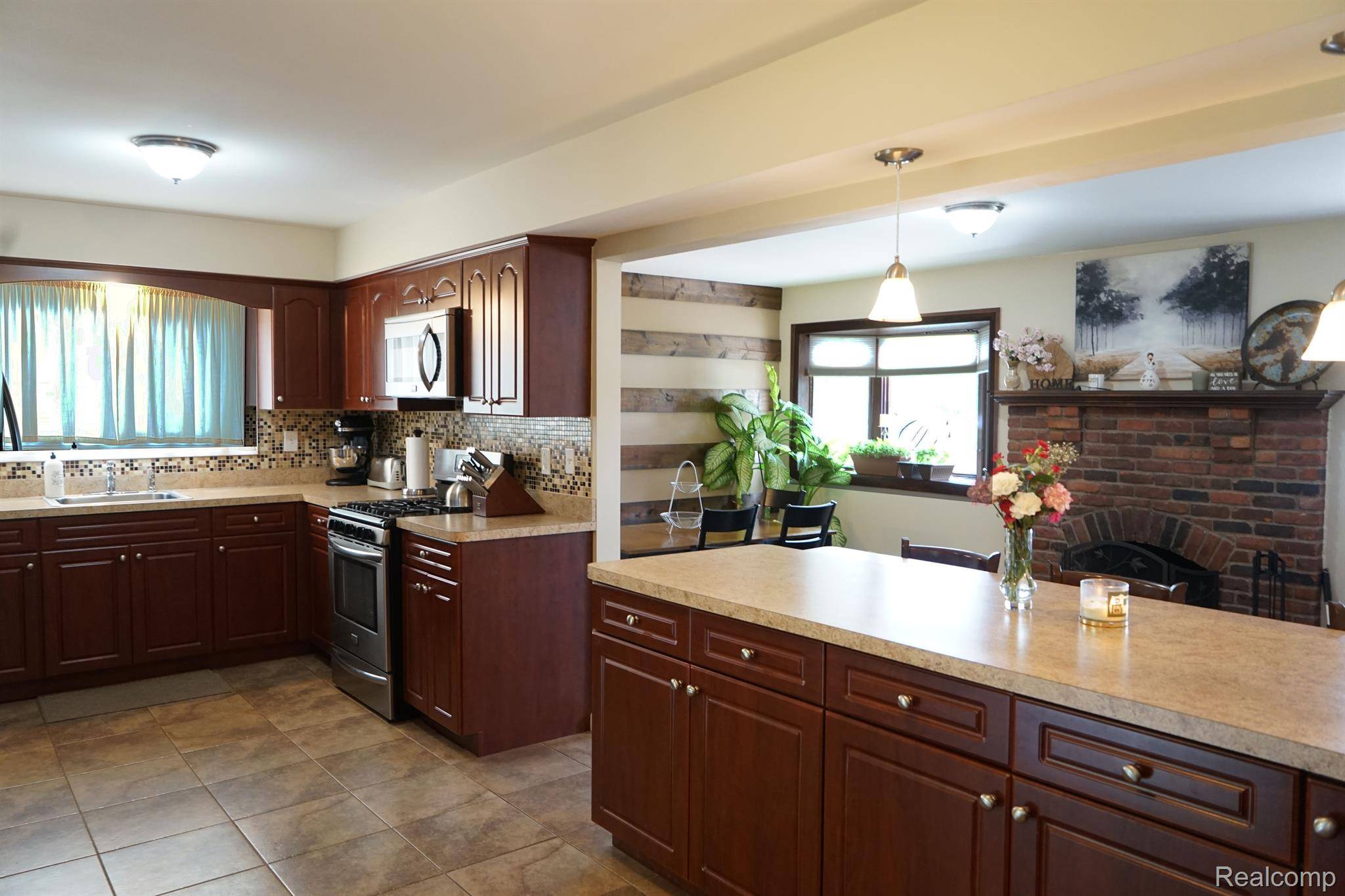 Woodhaven, MI 48183,16487 TRUWOOD ST