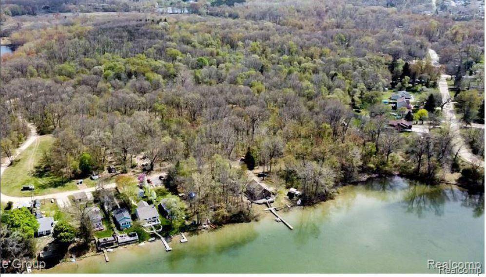 Linden, MI 48451,000 MCCASLIN LAKE RD