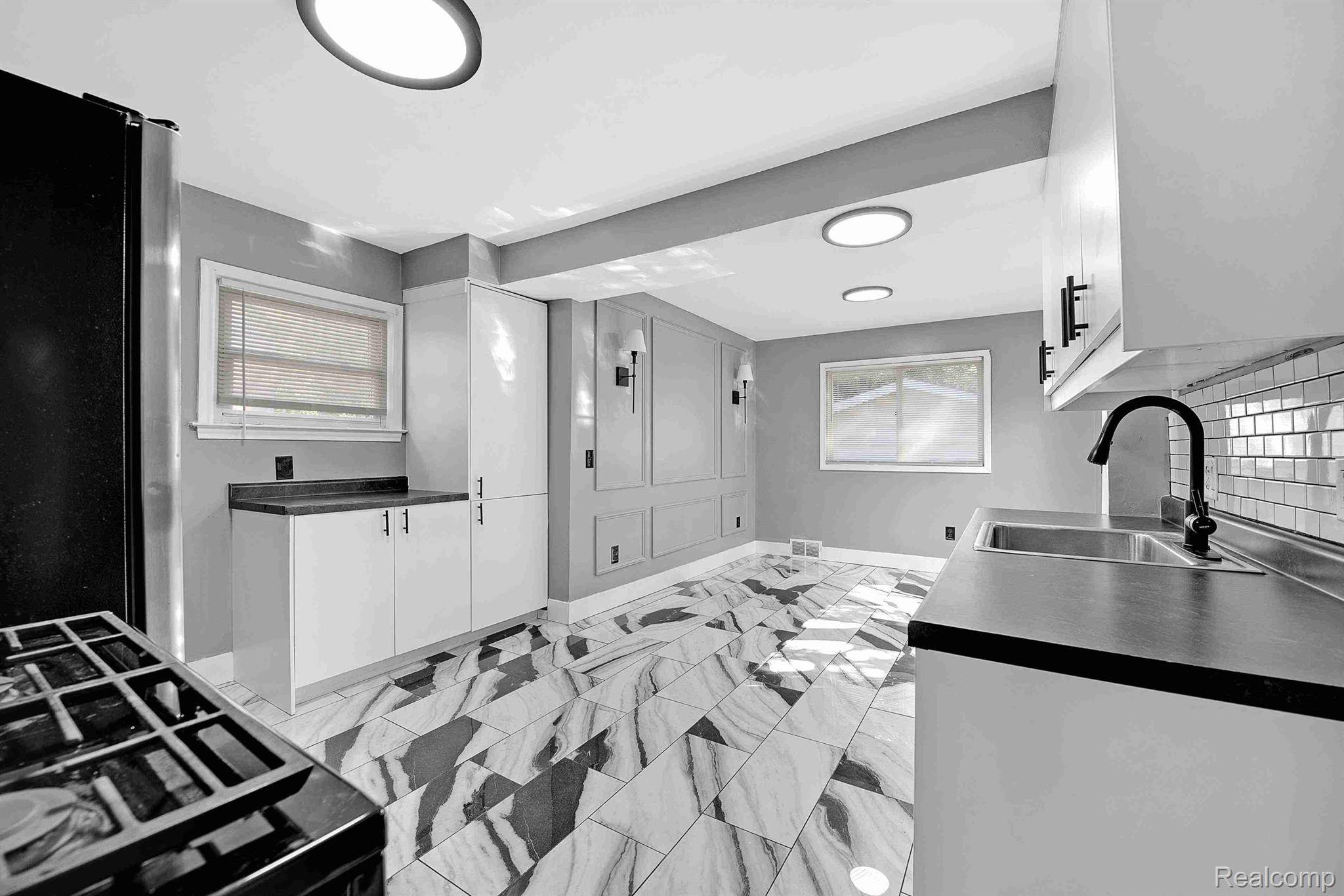 Inkster, MI 48141,755 SUNNINGDALE DR