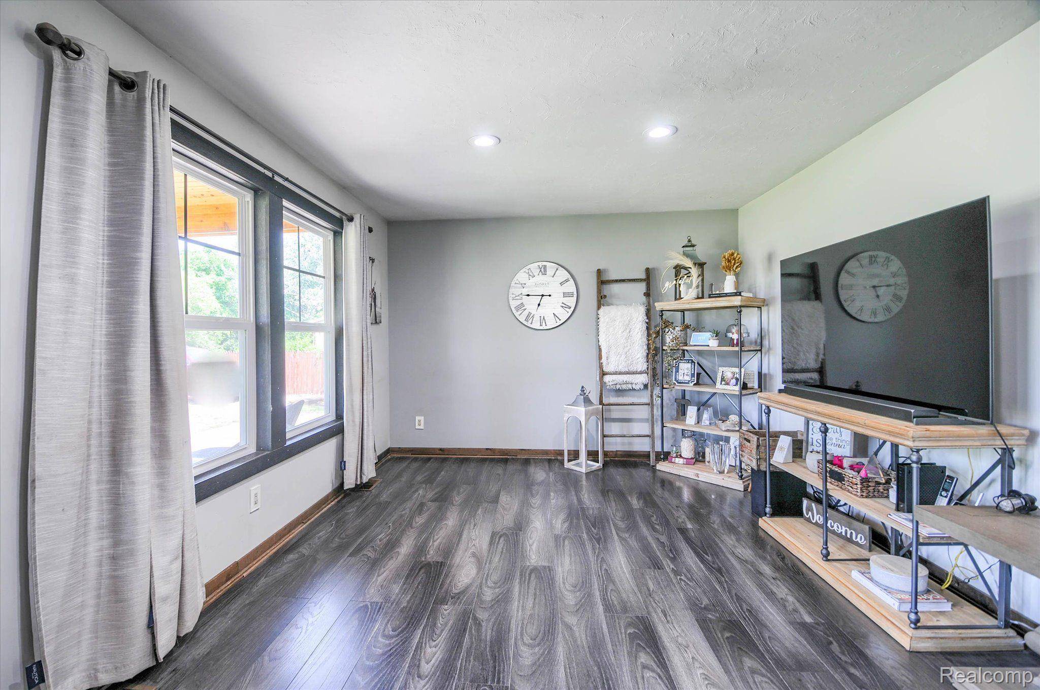 Columbiaville, MI 48421,5287 CONIFER DR