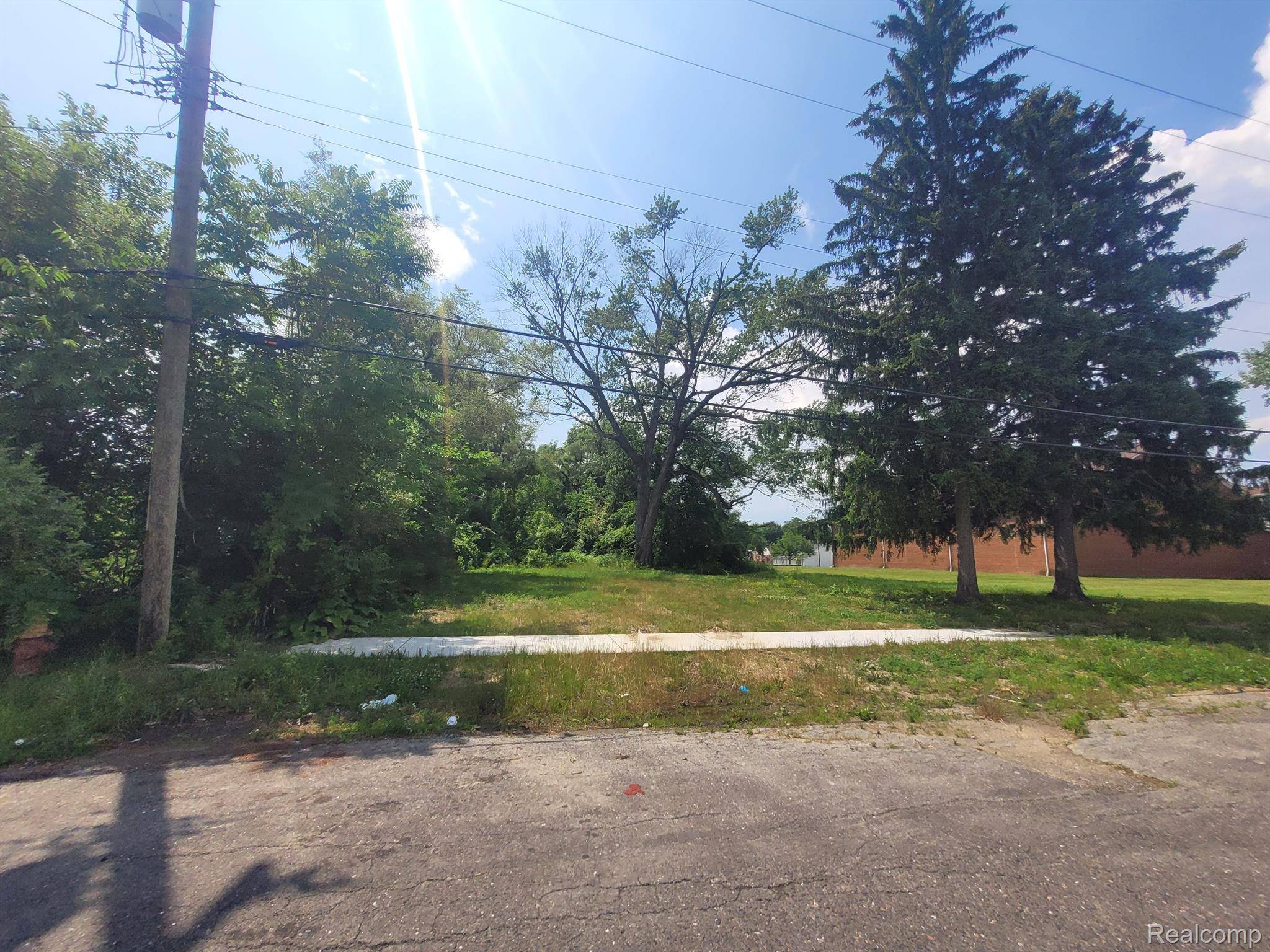 Detroit, MI 48227,9585 IRIS ST